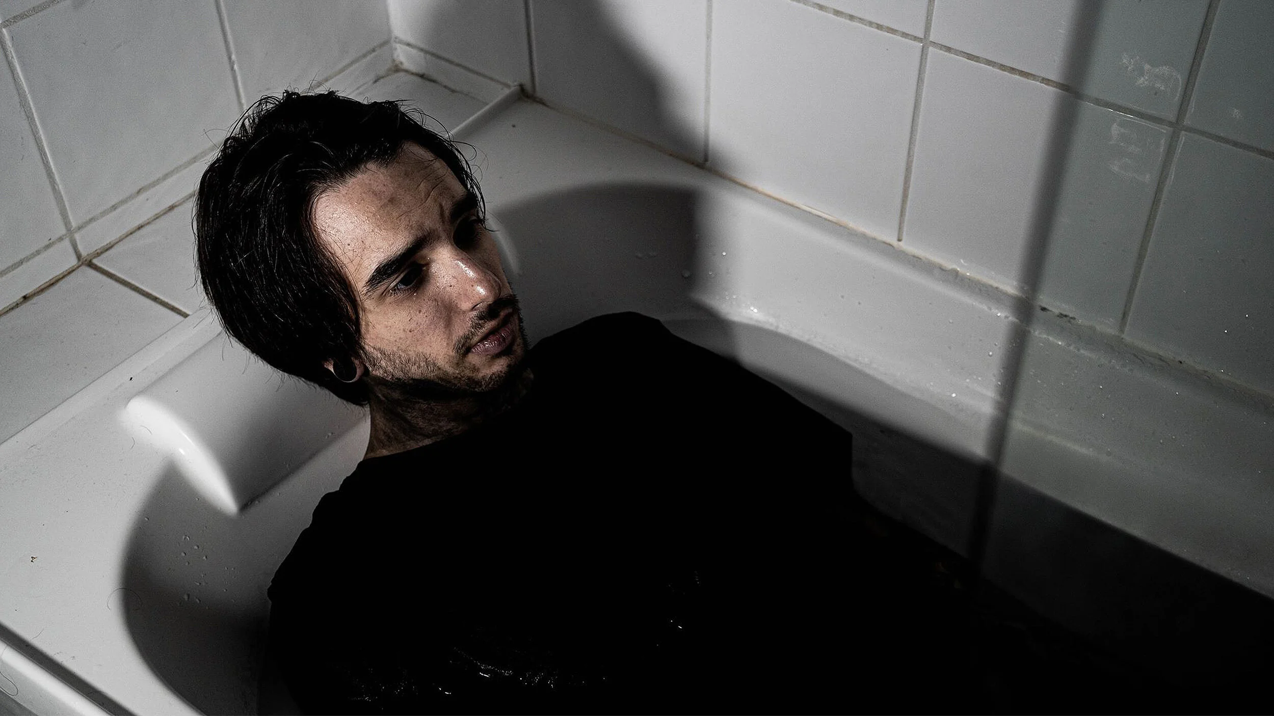 PREMIERE: Alternative rapper Rivilin debuts traumatic single, 'neuroscience'