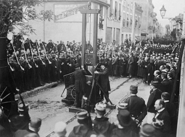 execution-by-guillotine-taking-place-515129458-3c4488fc1e644ea09b6edcf66e999136.jpg