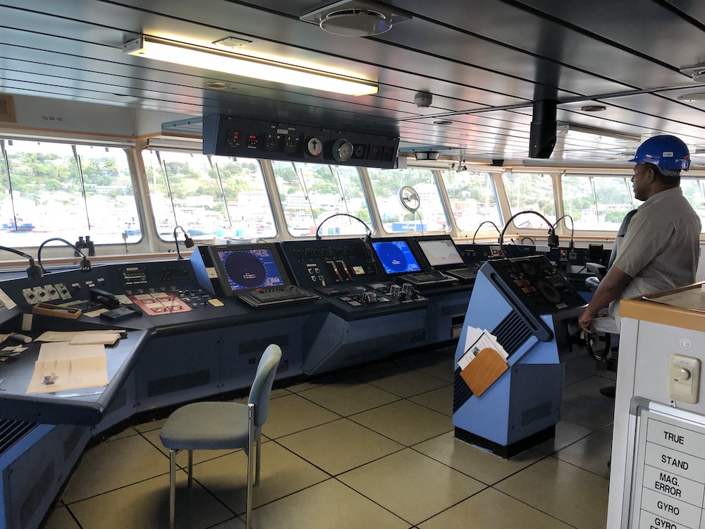 siscc-operations-team-visit-the-cable-ship-ile-de-brehat-1000px-750-04.jpeg