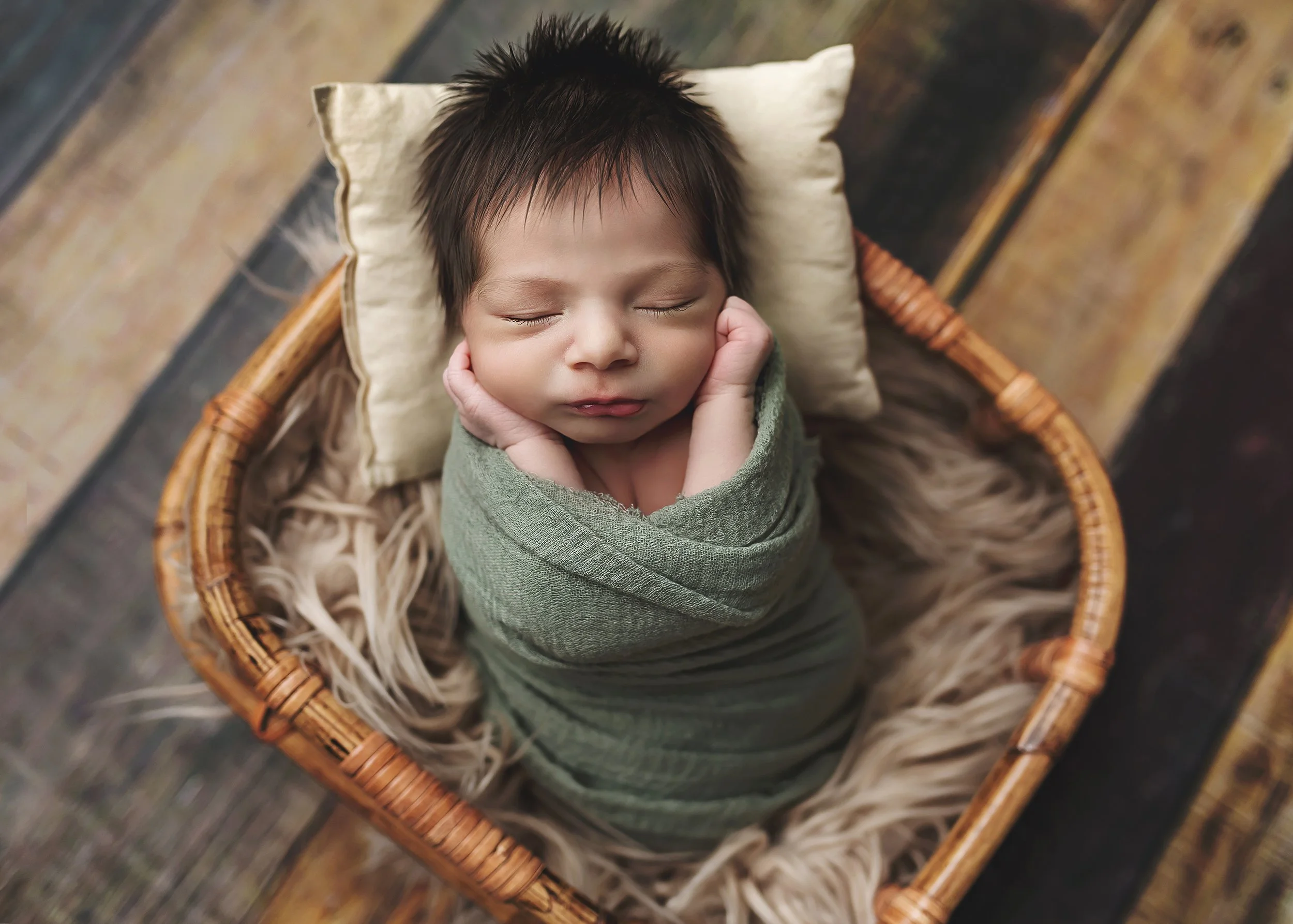 Adelaide newborn photographer studio session (2).jpg