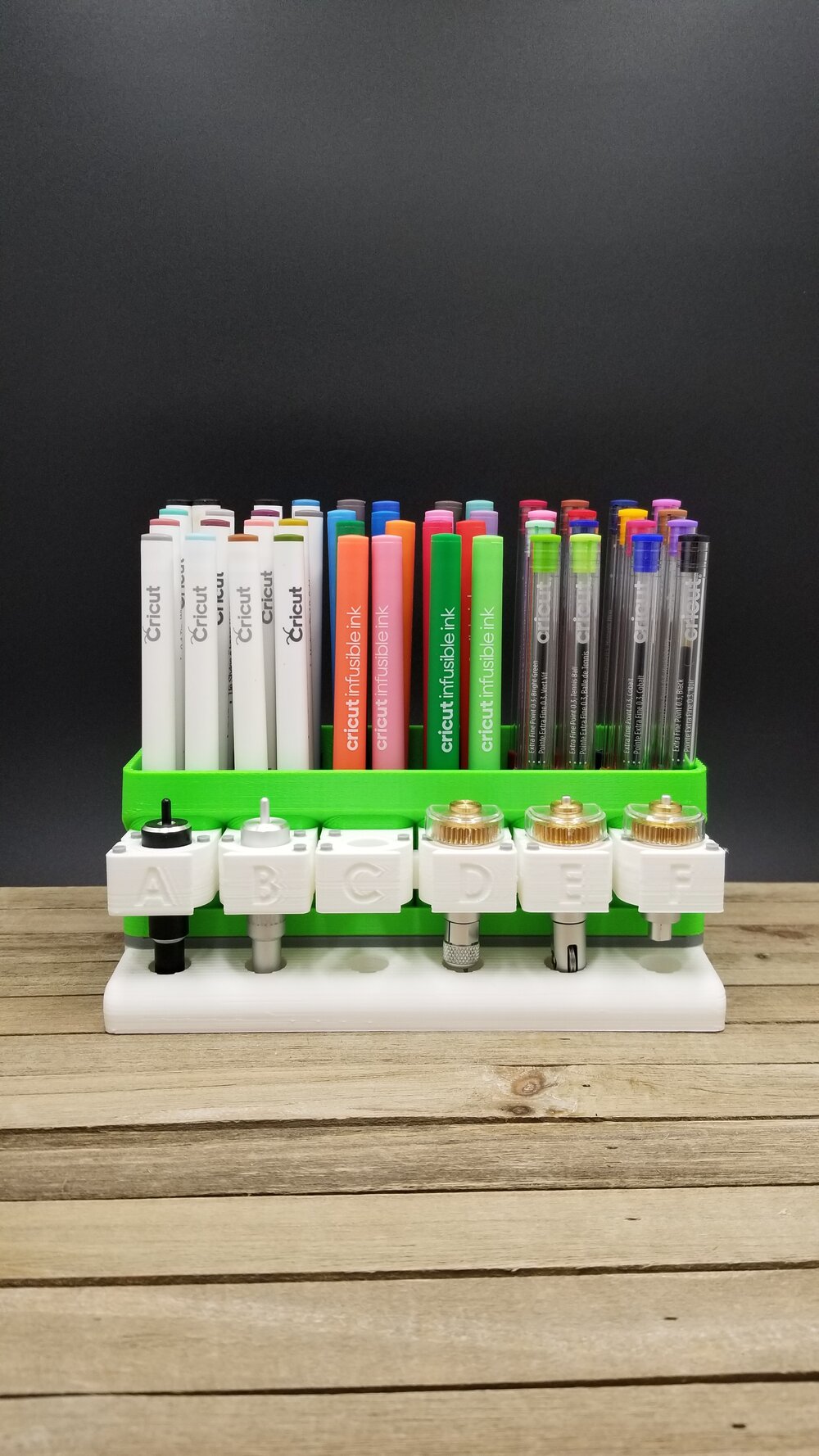 Big-O-Bitsy Marker Buddy - Marker Organizer / Marker Holder for Cricut  Markers — Zacarias Engineering