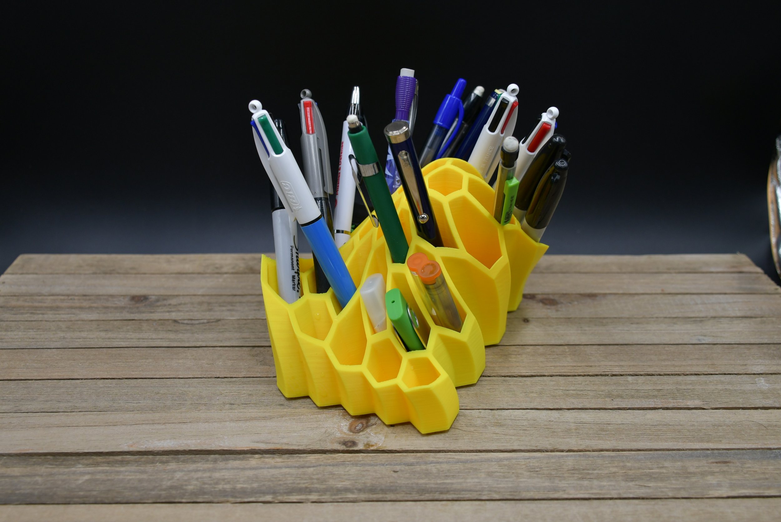 Twisted Honeycomb Pen Holder — Zacarias Engineering