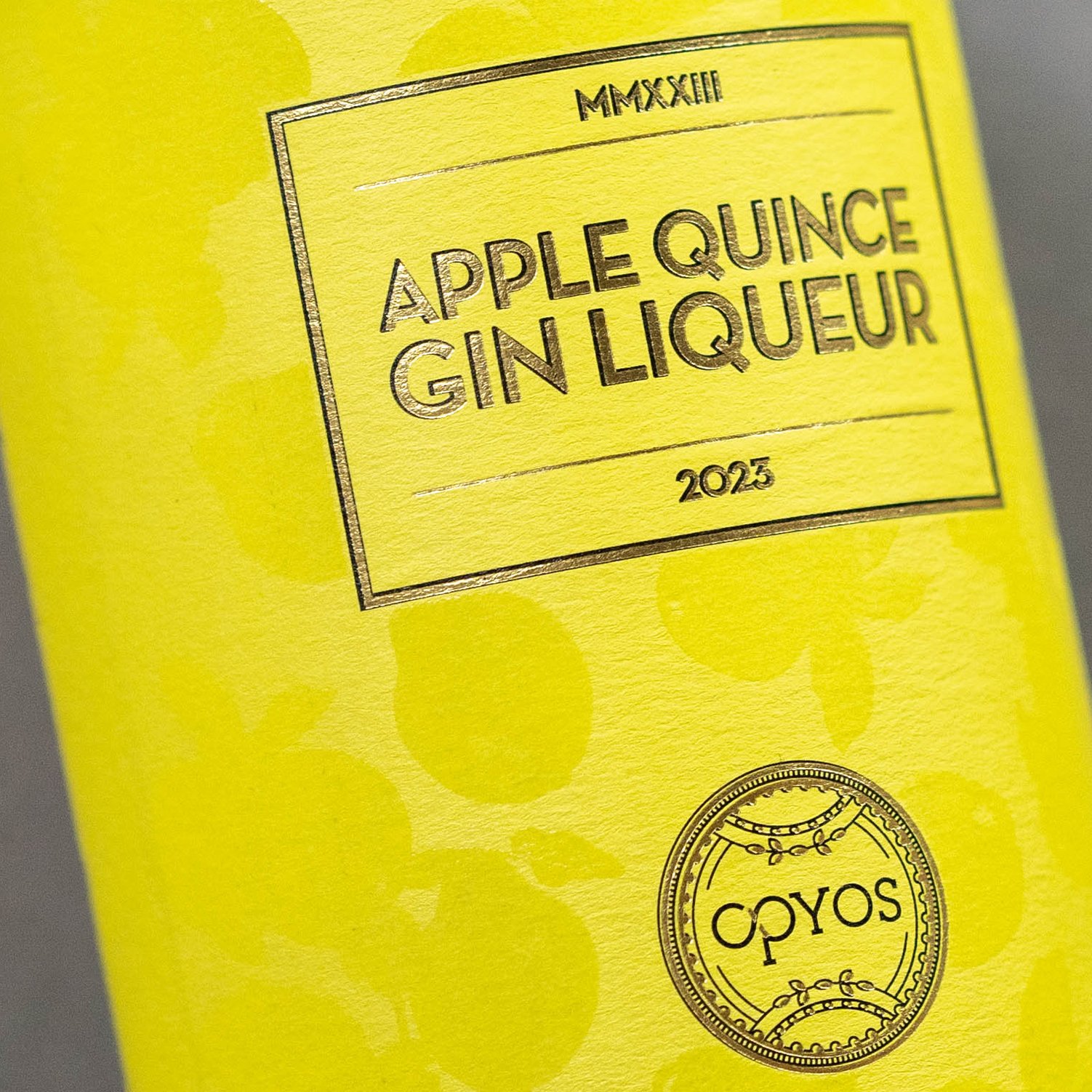 Apple Quince Gin Liqueur Close Up 2.jpg