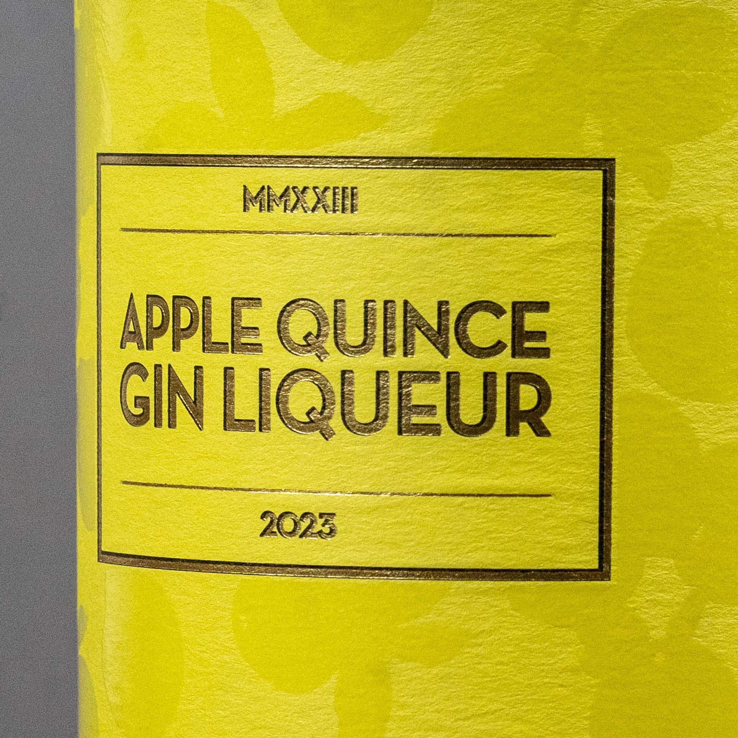 Apple Quince Gin Liqueur Close Up 1.jpg