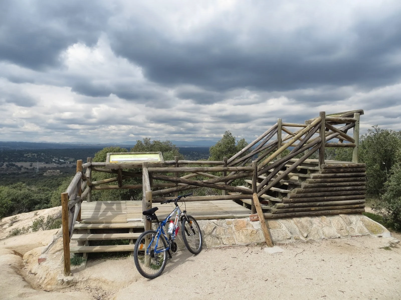 MIRADOR VALPALOMERO.jpg