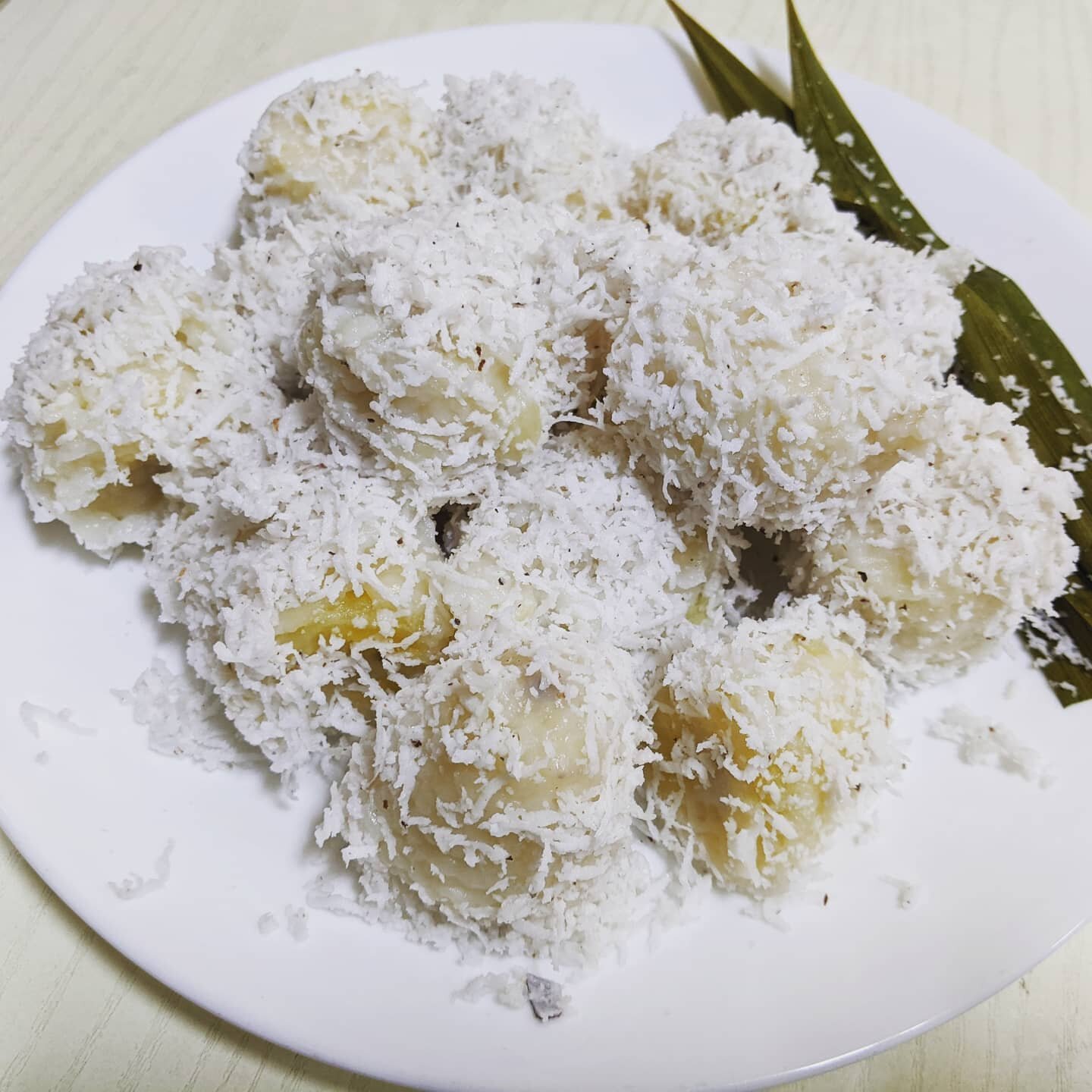 Pisang Rai (or, as I call it, Balinese banana dumplings)

It has been more than 18 months since I last visited Indonesia. The Internet does help, but I find that only something physical, such as food, can truly soothe the sense of longing that someti