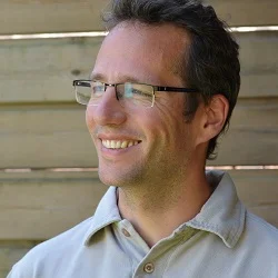 Yves Loerincik-min.jpg