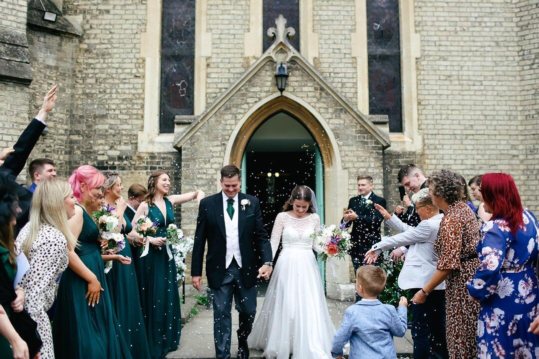 It&rsquo;s always such a pleasure to be part of your special day.. 

Photography: @lesliechoucard 

#weddingideas #wedding2023 #wedding2022 #weddinginspiration #weddingflowers #haslemerebrides #surreybride #surreyflorist #surreyweddingflorist #surrey