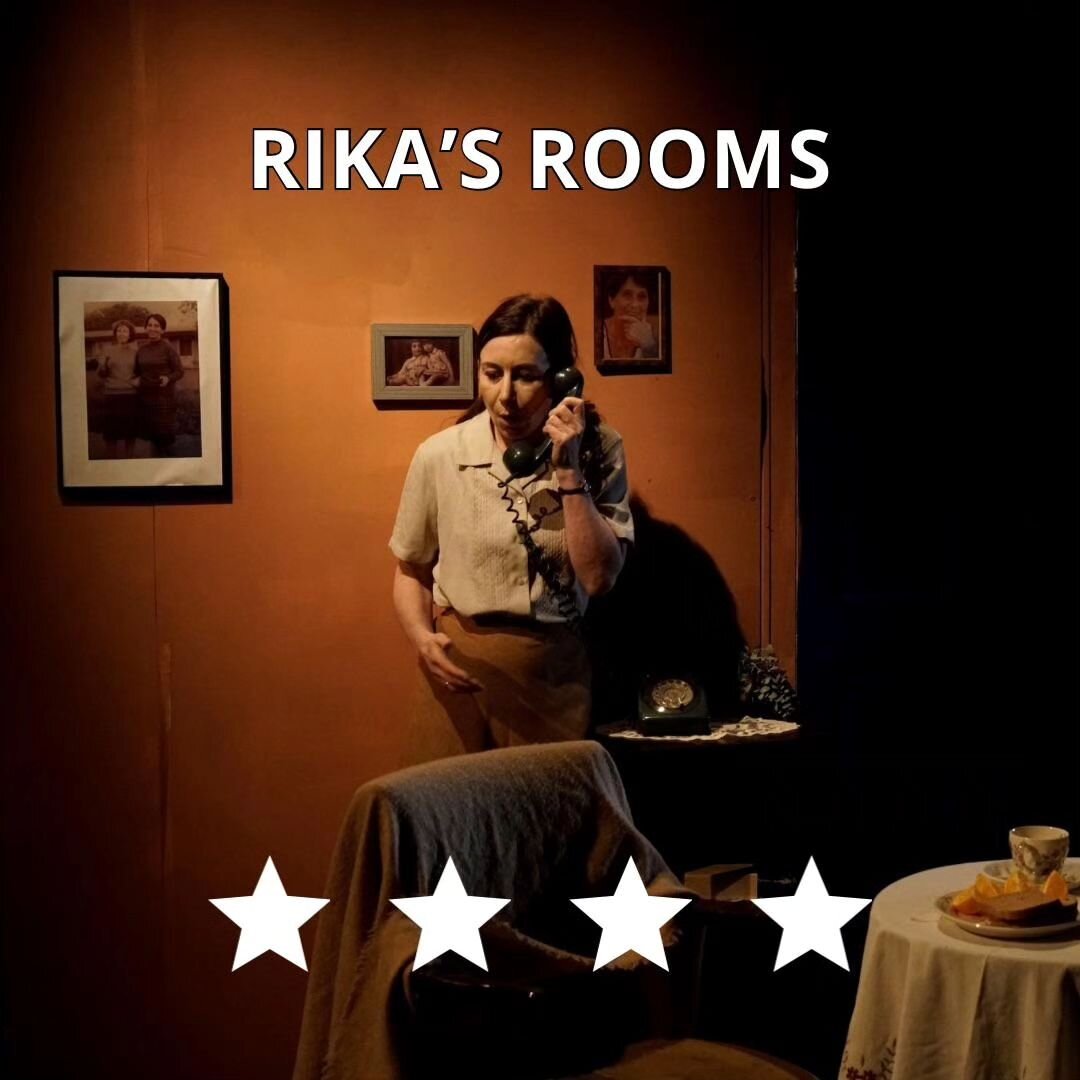 In &ldquo;Rika&rsquo;s Rooms,&rdquo; the life of #playwright Gail Louw&rsquo;s mother unfurls on stage like a meticulously detailed map of the 20th century📚🎭 with #powerhouse performer @emmamaiwright serving as our guide through the tumultuous terr