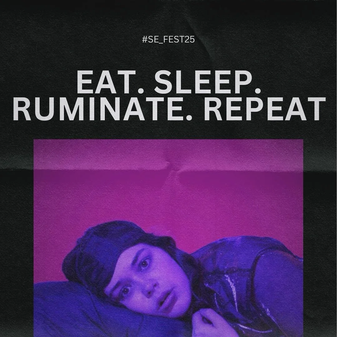 The Jack Studio #stage is strewn with cardboard boxes taped in craft paper, pink tinsel trims, a washing line of candid photos &amp; a sheet-fort pitched at its centre. It&rsquo;s a childlike den fitting for a Gen Z woman who feels stalled between #a