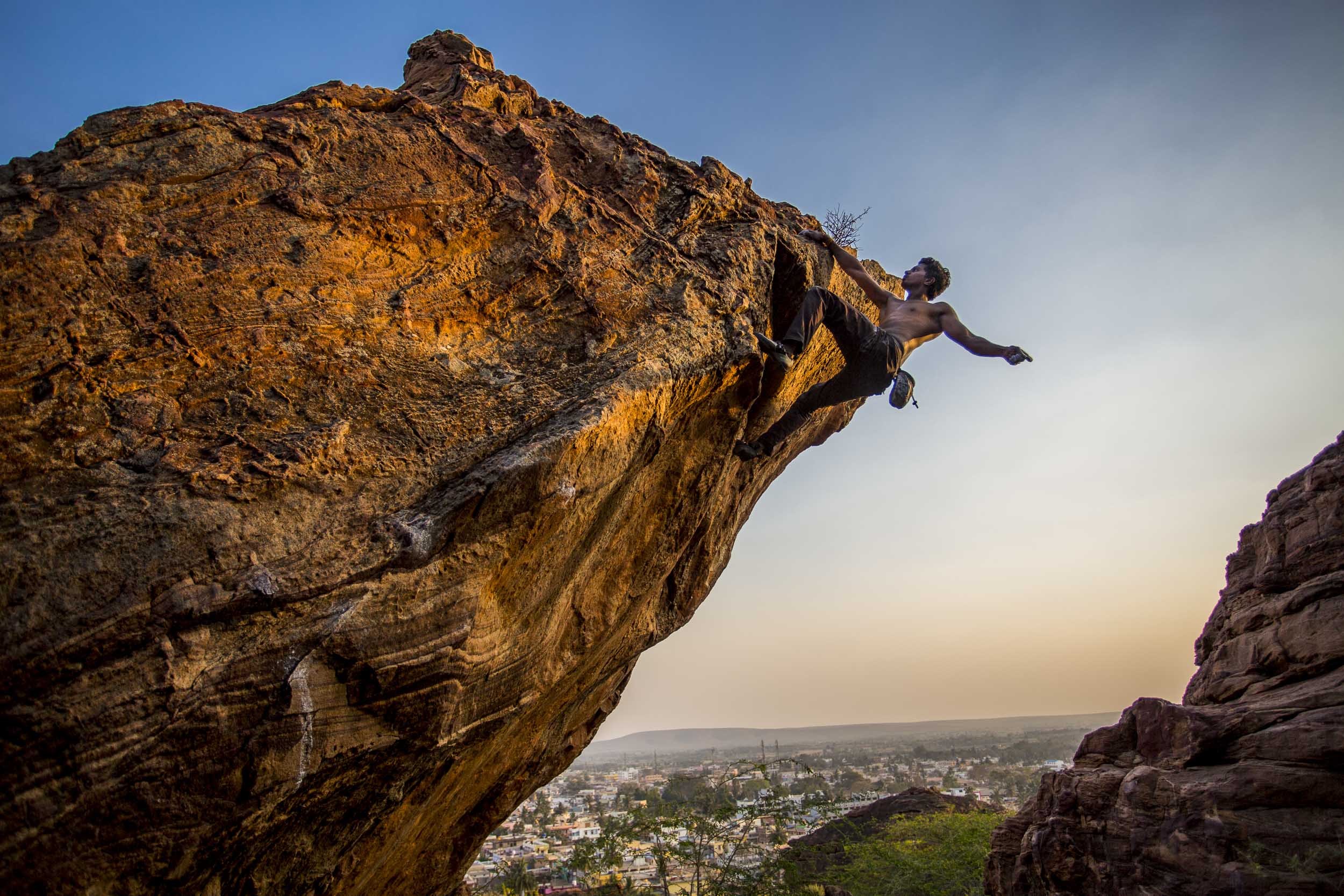 climbing-india-praveen-boulder-1.jpg