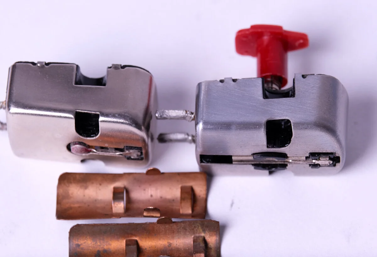 Pair of General Electric VR phono cartridges with stylus