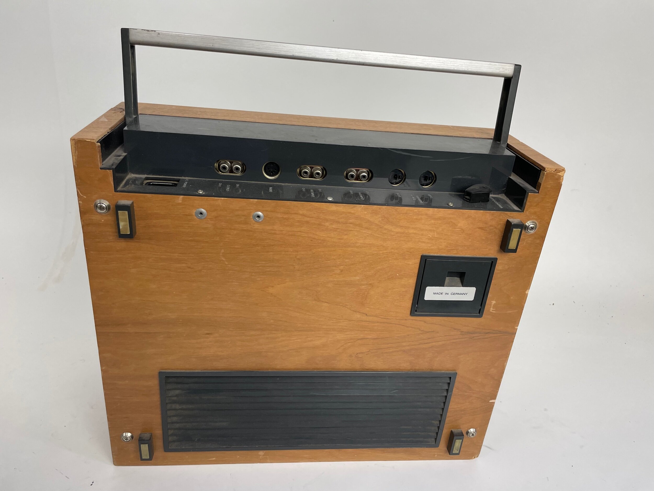 C1701E26-4162-4ED5-BEA5-E8CAAED70B4E