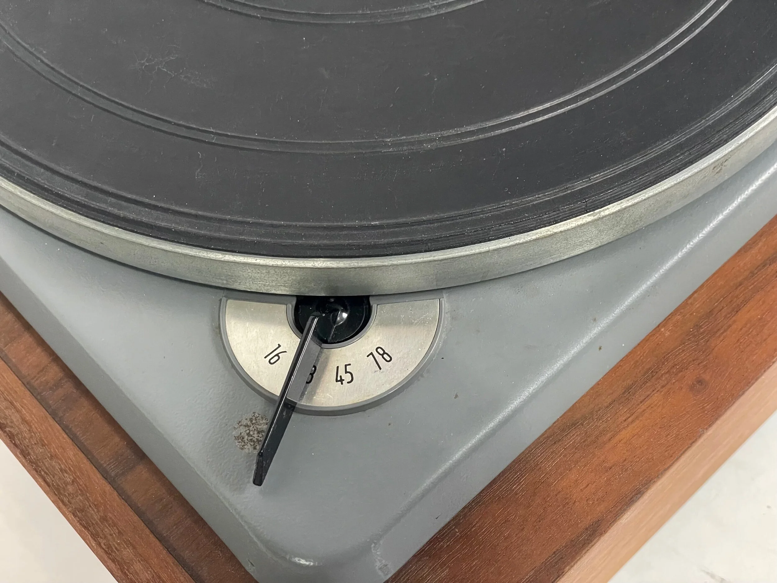 72CD0ADD-36BA-439C-80D0-1C9E0920F8F7