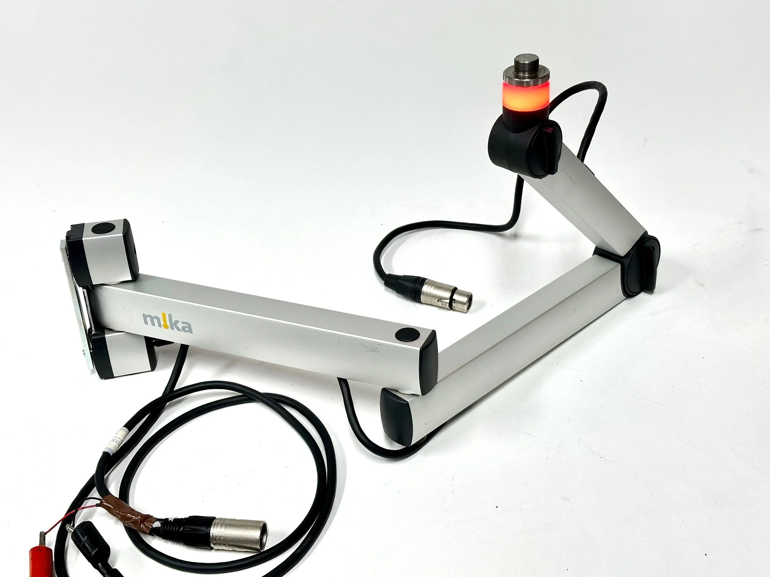 A4E15F5C-2DB5-405B-BABD-038132C6DB4C