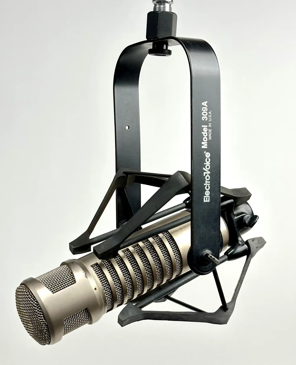配信機器・PA機器・レコーディング機器 Electro-Voice 309A Suspension Shockmount Amazon.co.jp: Electro-Voice 309A Suspension Shockmount (for