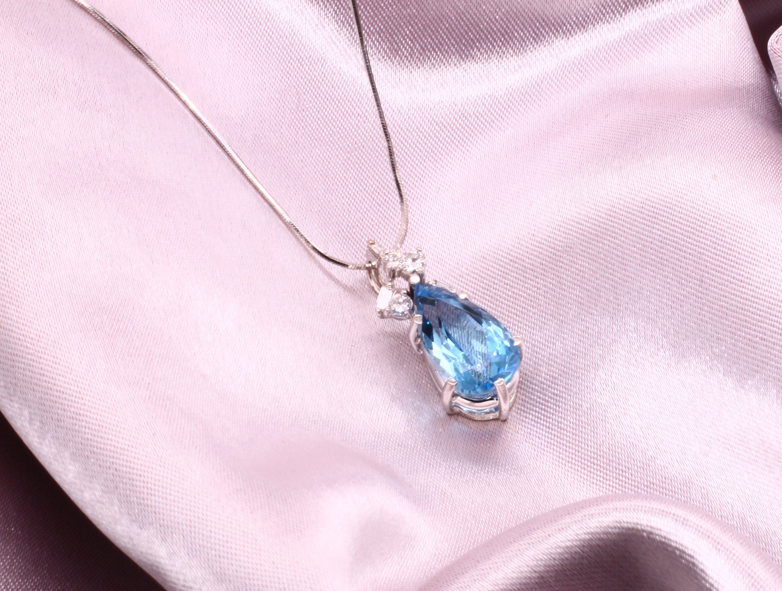 H. Stern 4.50ct Aquamarine &amp; Diamond Pendant