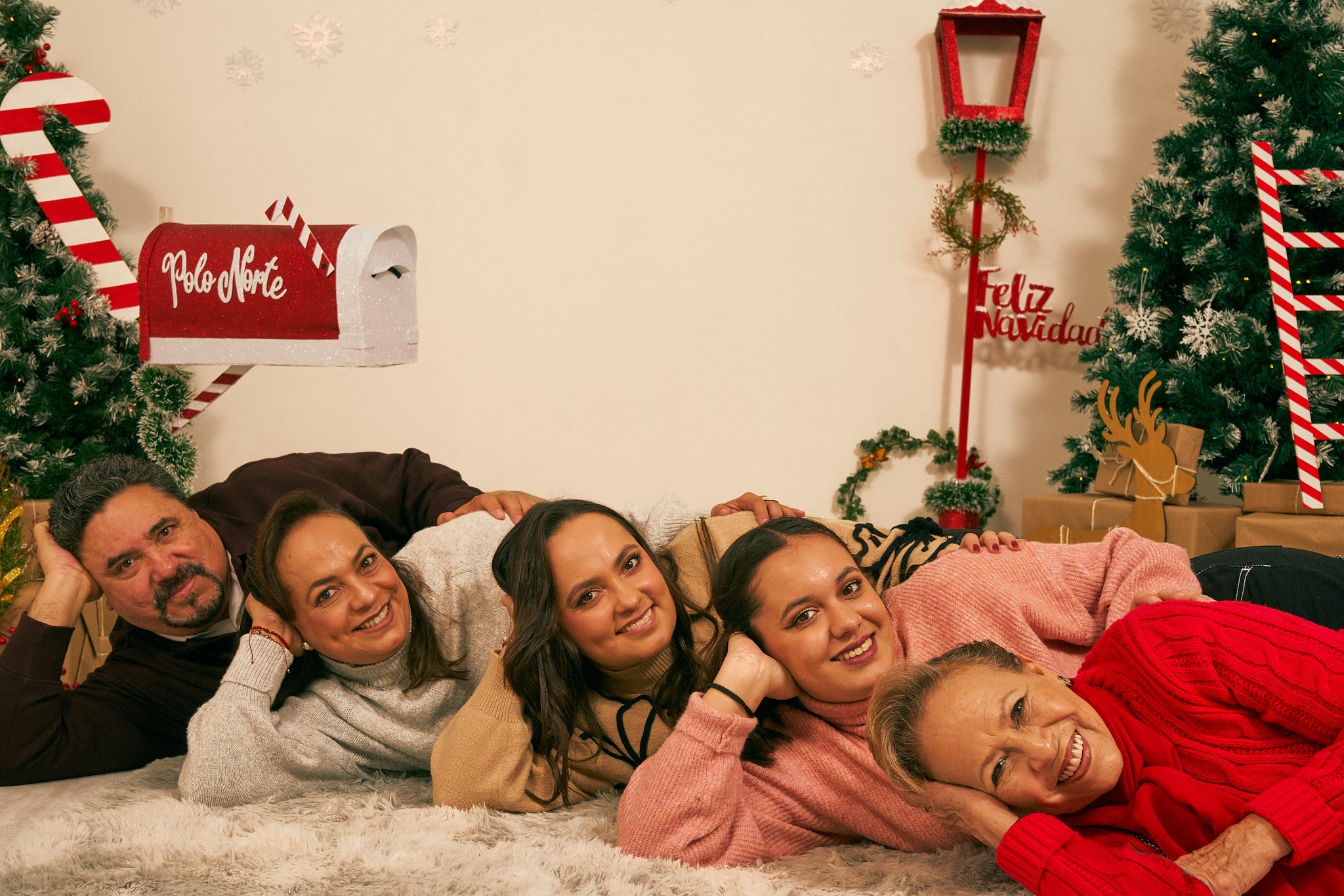 LZA_Minis-navideñas_2023_Pao&familia_25.jpg