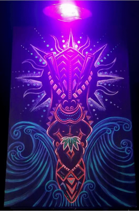 🌊 Lono 🏄🏽♂️ The Hawaiian god of peace, agriculture, and music. 🙏🏼 Said to have descended upon Earth on a rainbow so he could surf. 🤙🏼Furthermore, he fished from the sea to keep the sun and moon in orbit. 🌞💫🌛 UV reactive acrylics on 2x3 foot black canvas. Live painted at Plaid Hawaii (Live Band) “Trop Out 6” at Miramar Theatre, Milwaukee, Wisconsin, 11/17/2018. PRIVATE COLLECTION.