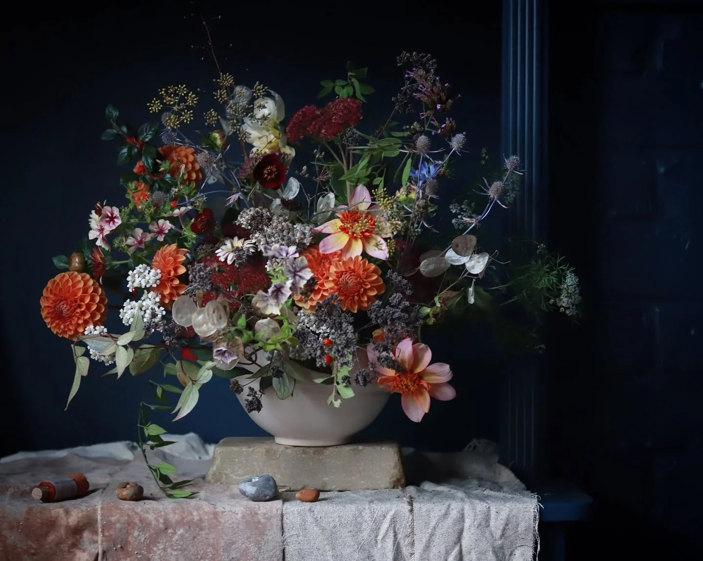 A bit of a colour riot but watching Riot Women so that makes sense to me...!!!

#flowerpower#flowersfromthegarden