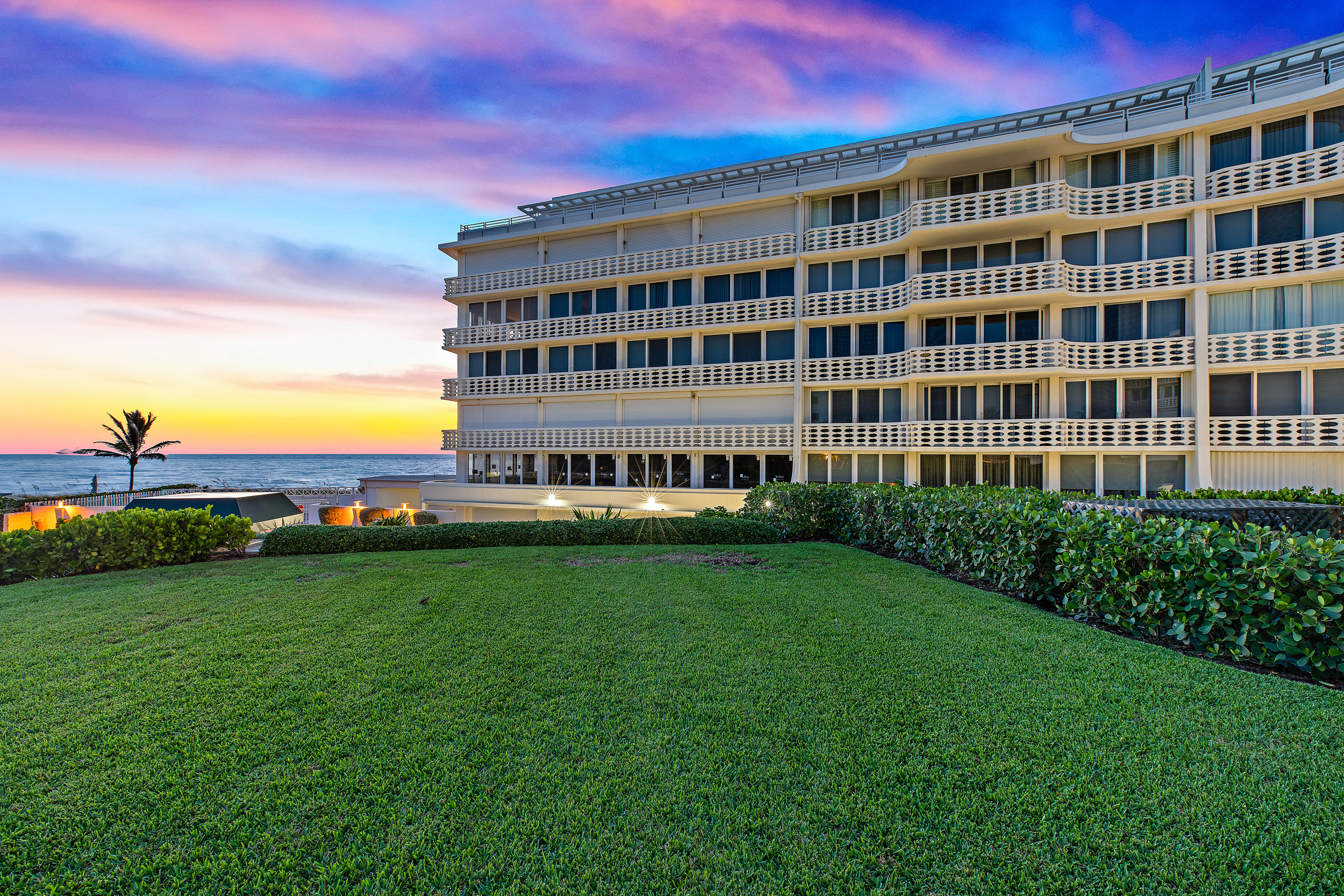 100 Sunrise Ave Unit 208-2.jpg