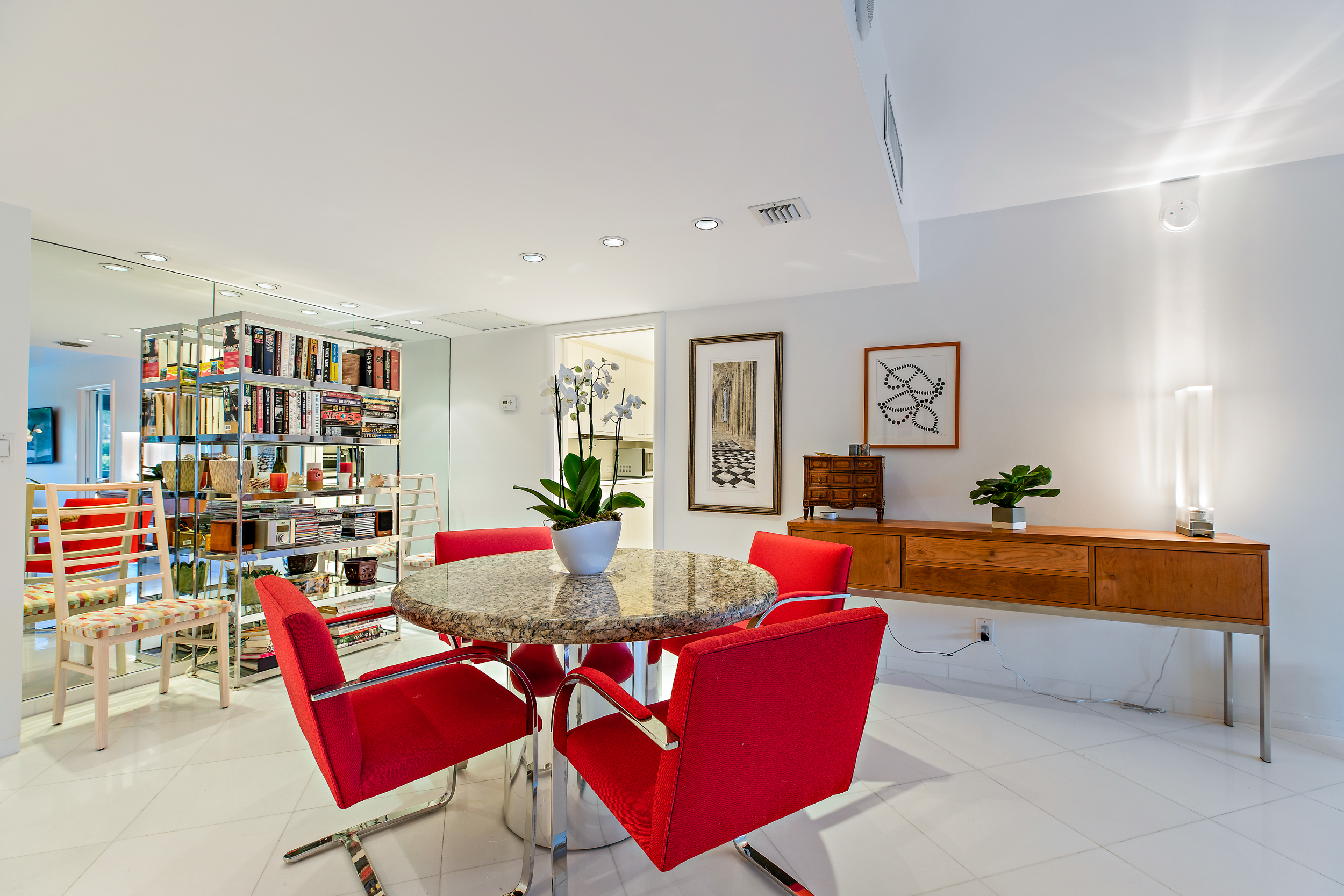 100 Sunrise Ave Unit 208-17.jpg