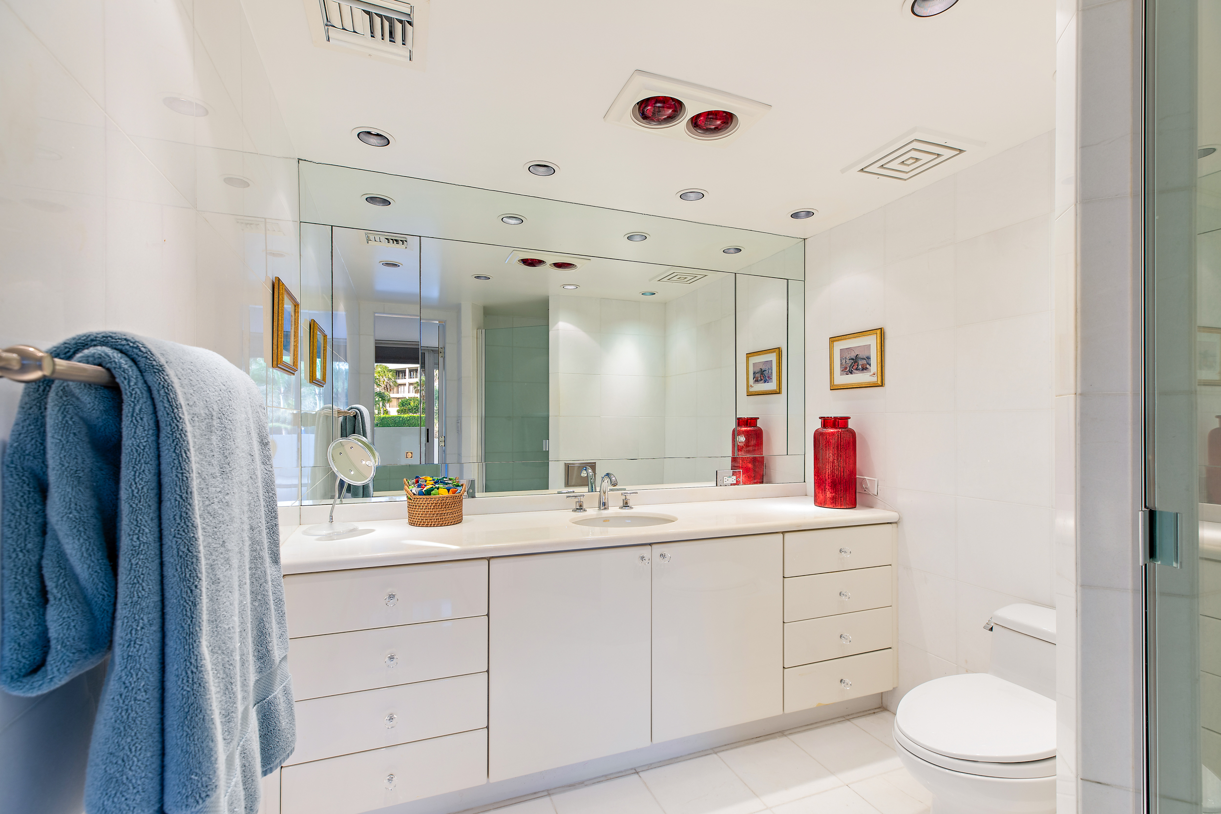 100 Sunrise Ave Unit 208-28.jpg