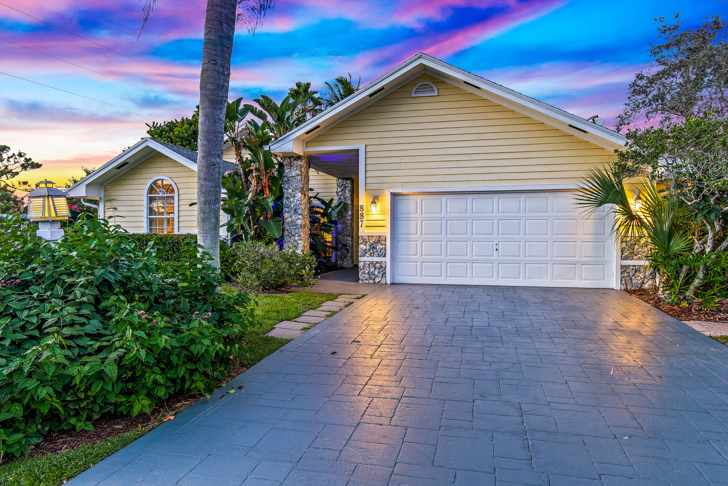 887 Summerwood Dr-2.jpg