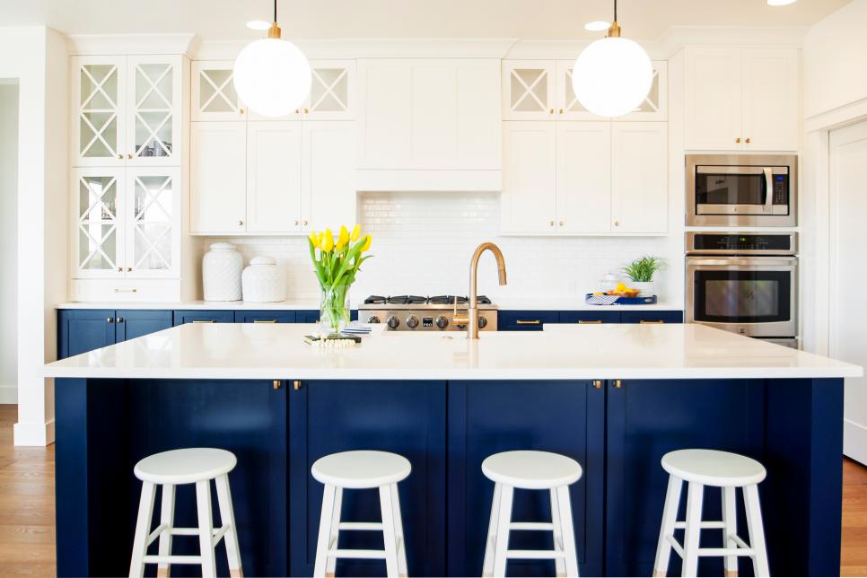 navy kitchen island jupiter florida.jpeg