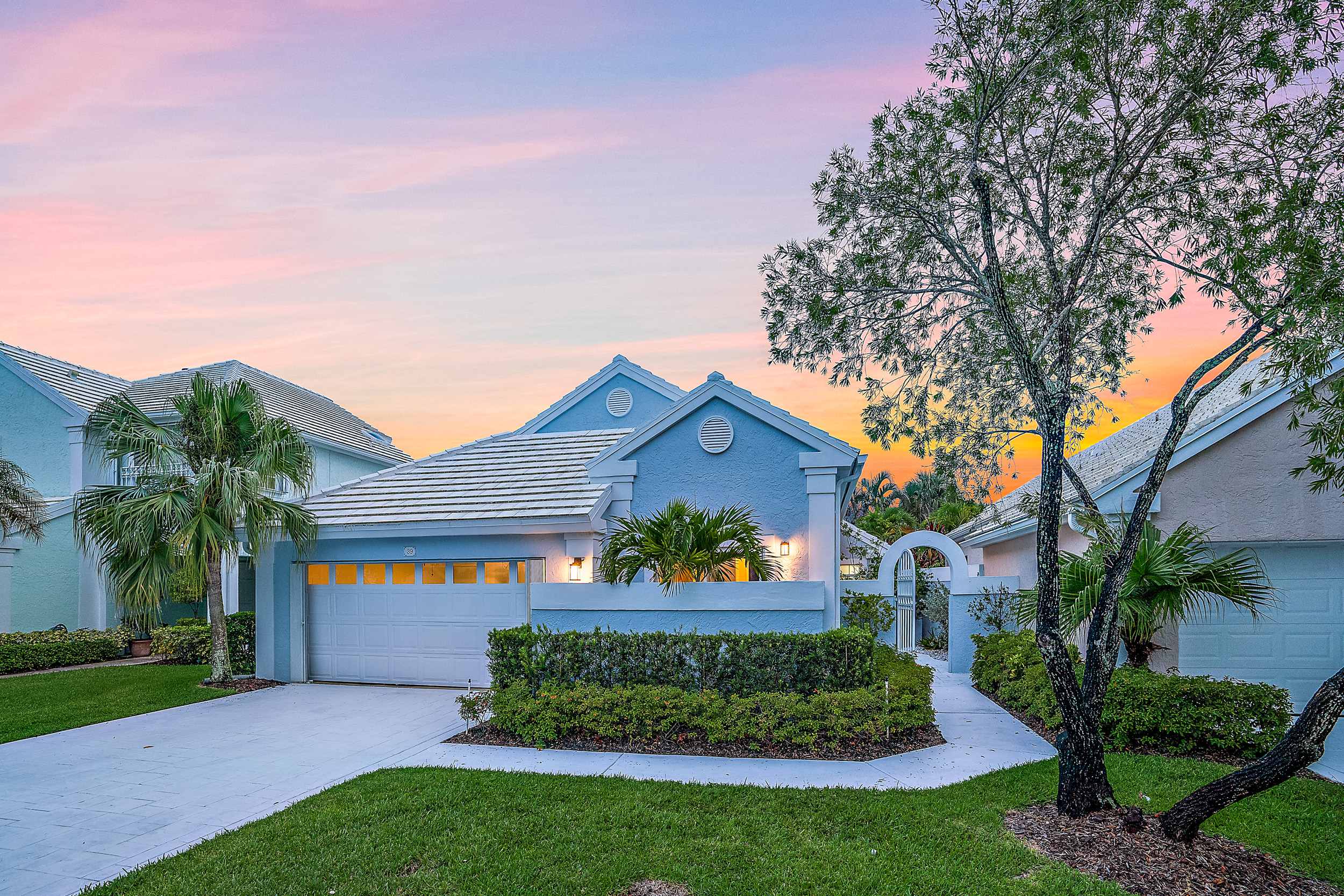 39 Dorchester Cir-18.jpg