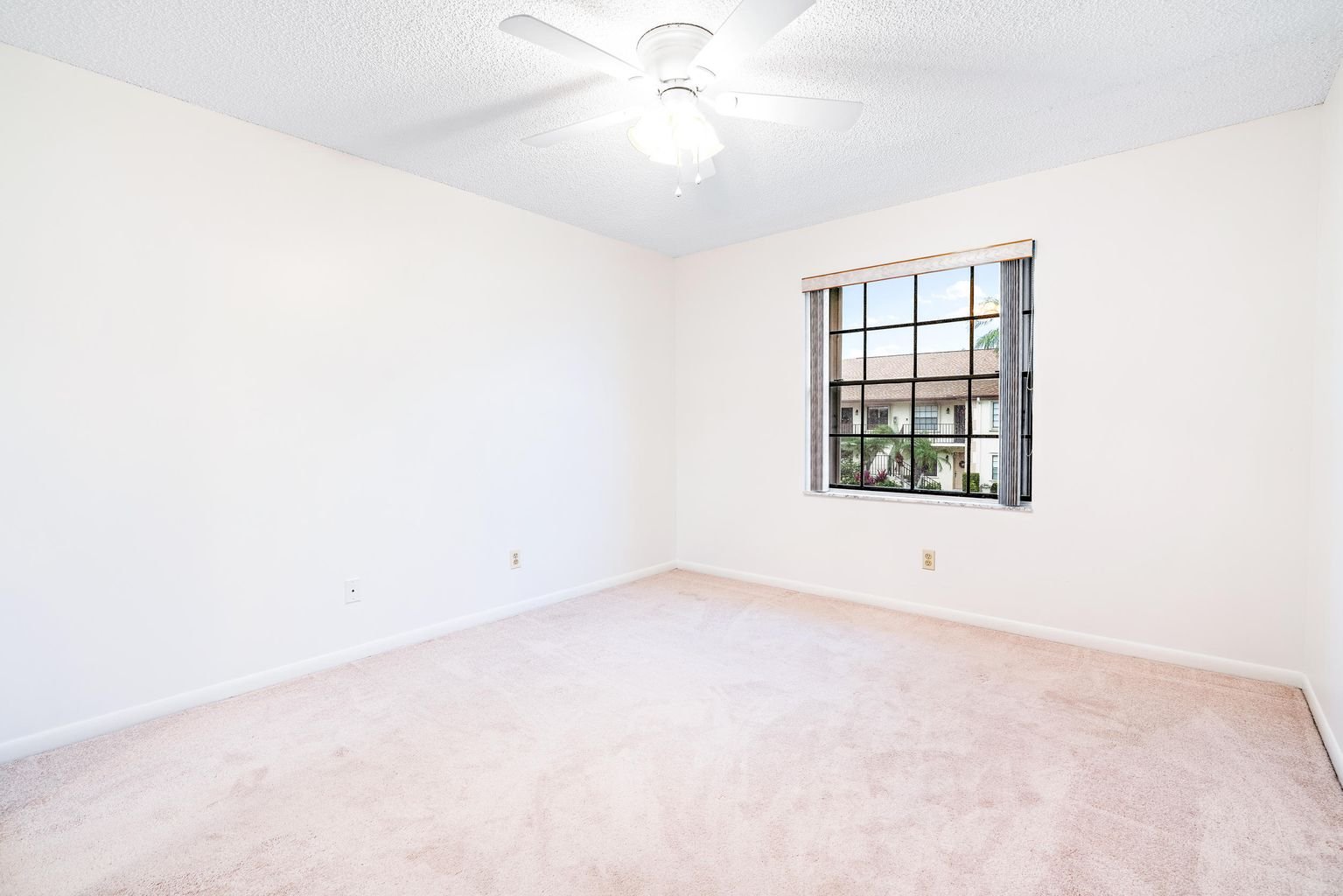 Second-story condo for rent in Jupiter