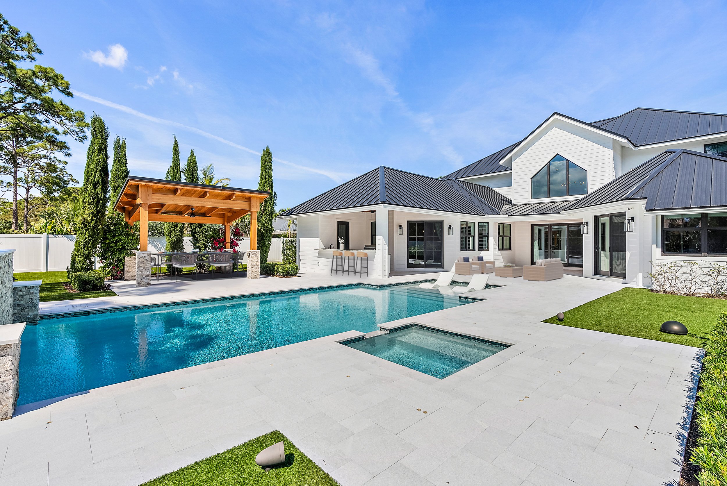 Luxury home in Jupiter River Estates