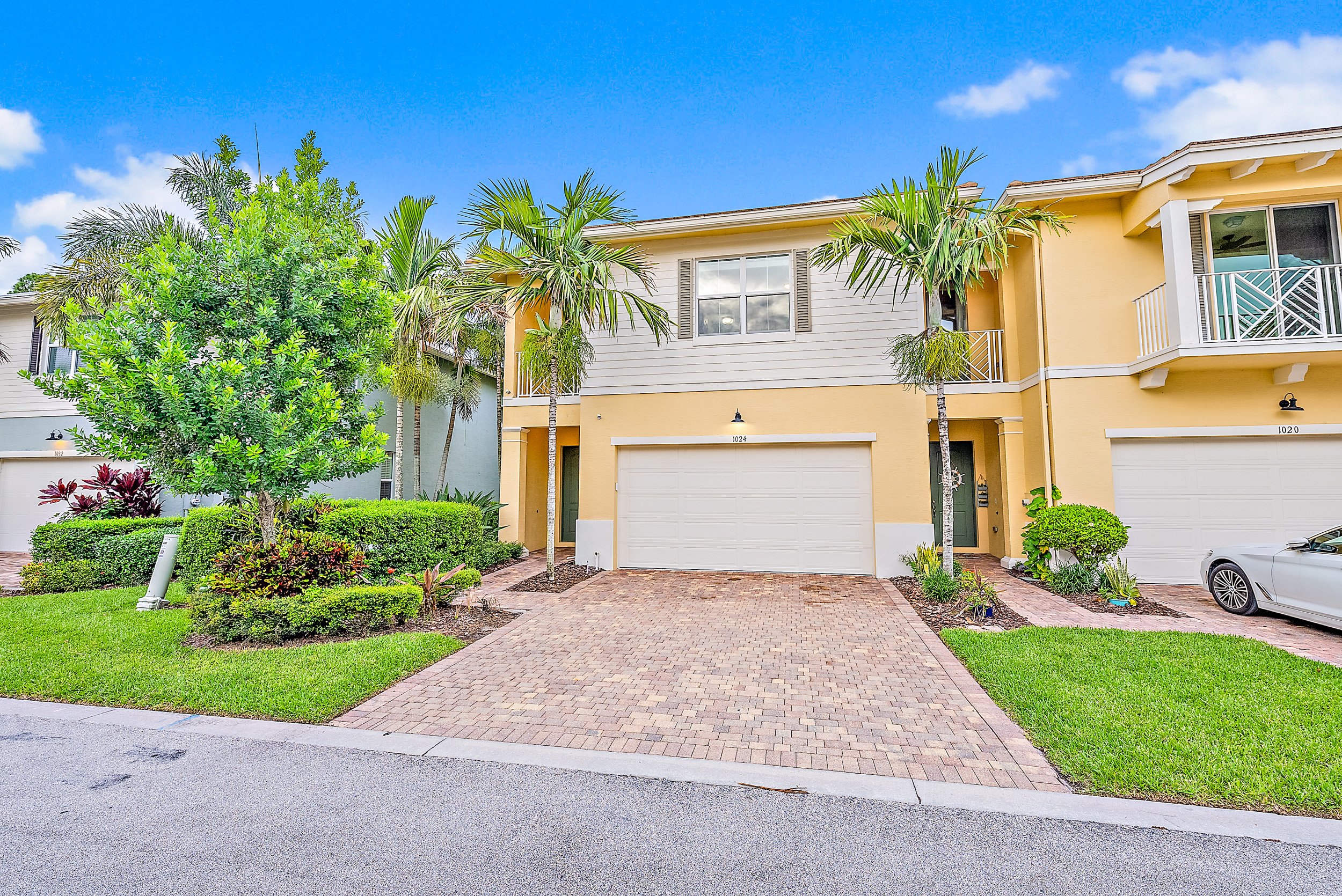 upgraded townhome in palm beach gardens