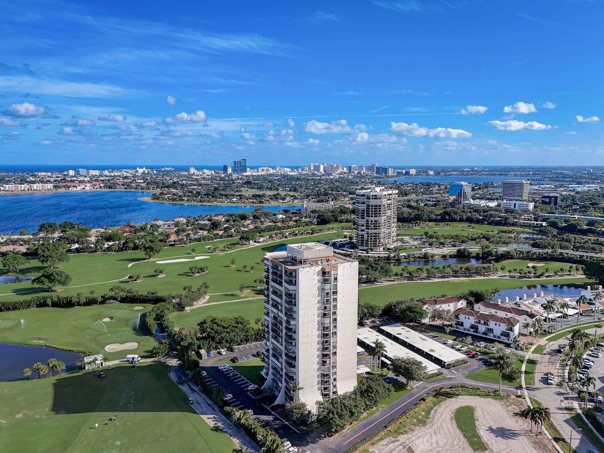 top realtors list condo in ideal location in west palm beach