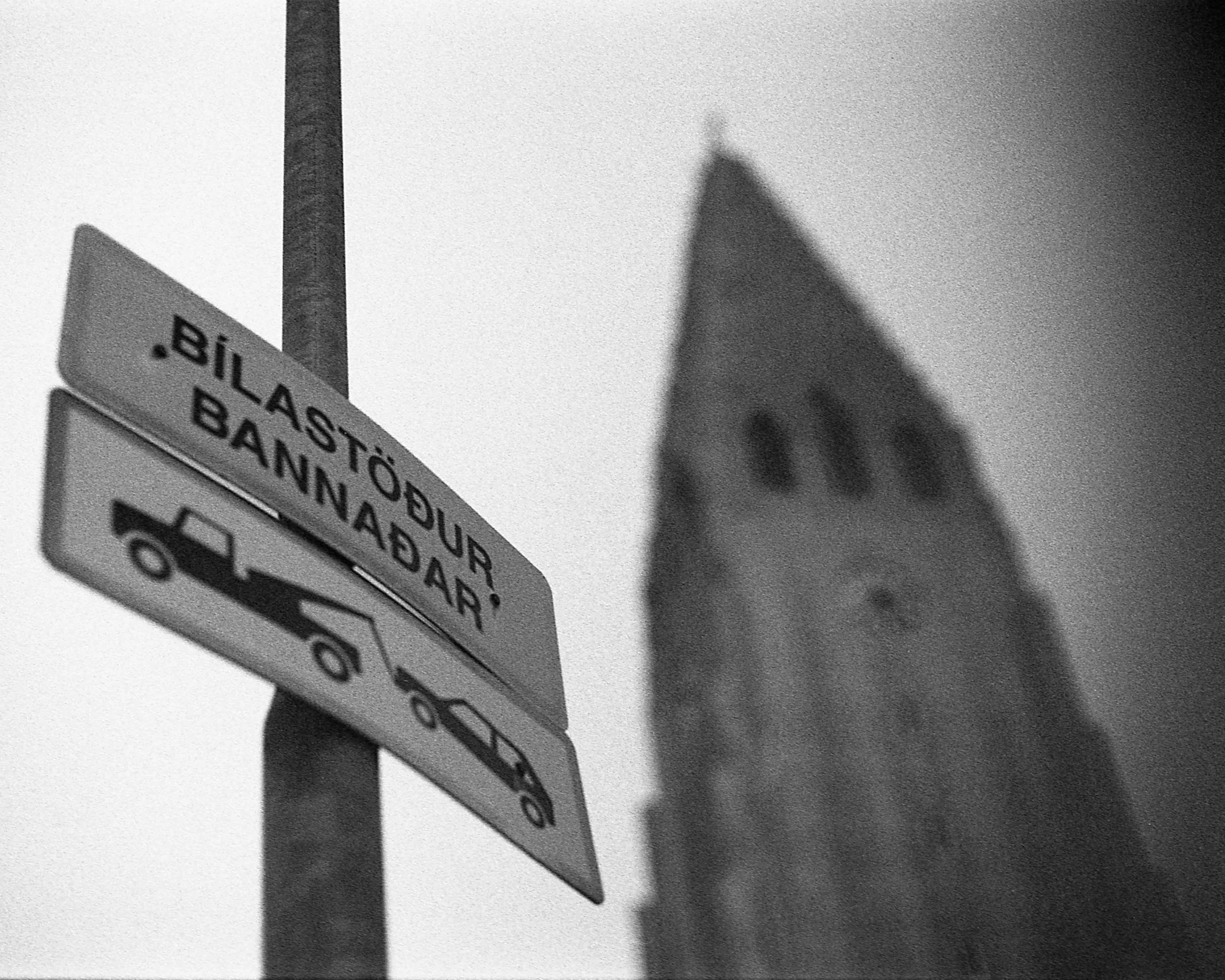 Reykjavík, ISL / Nikon F3 / Cinestill BWXX / 8.19.18