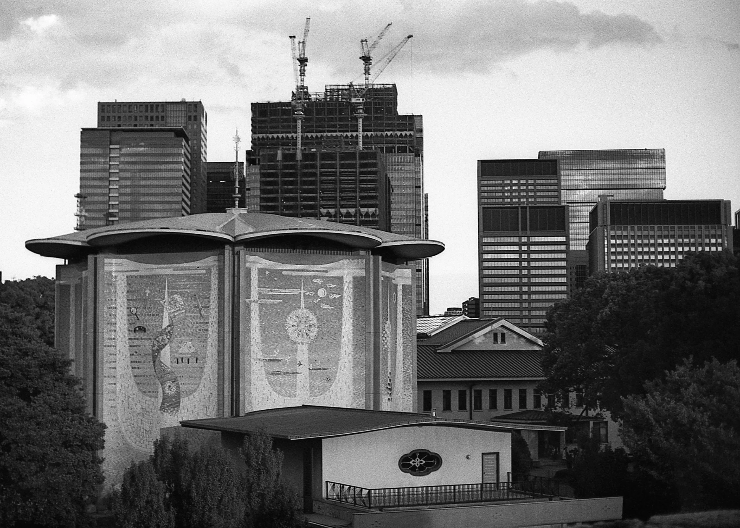Tokyo, JP / Nikon F4 / RolleiRetro400S / 10.20.18