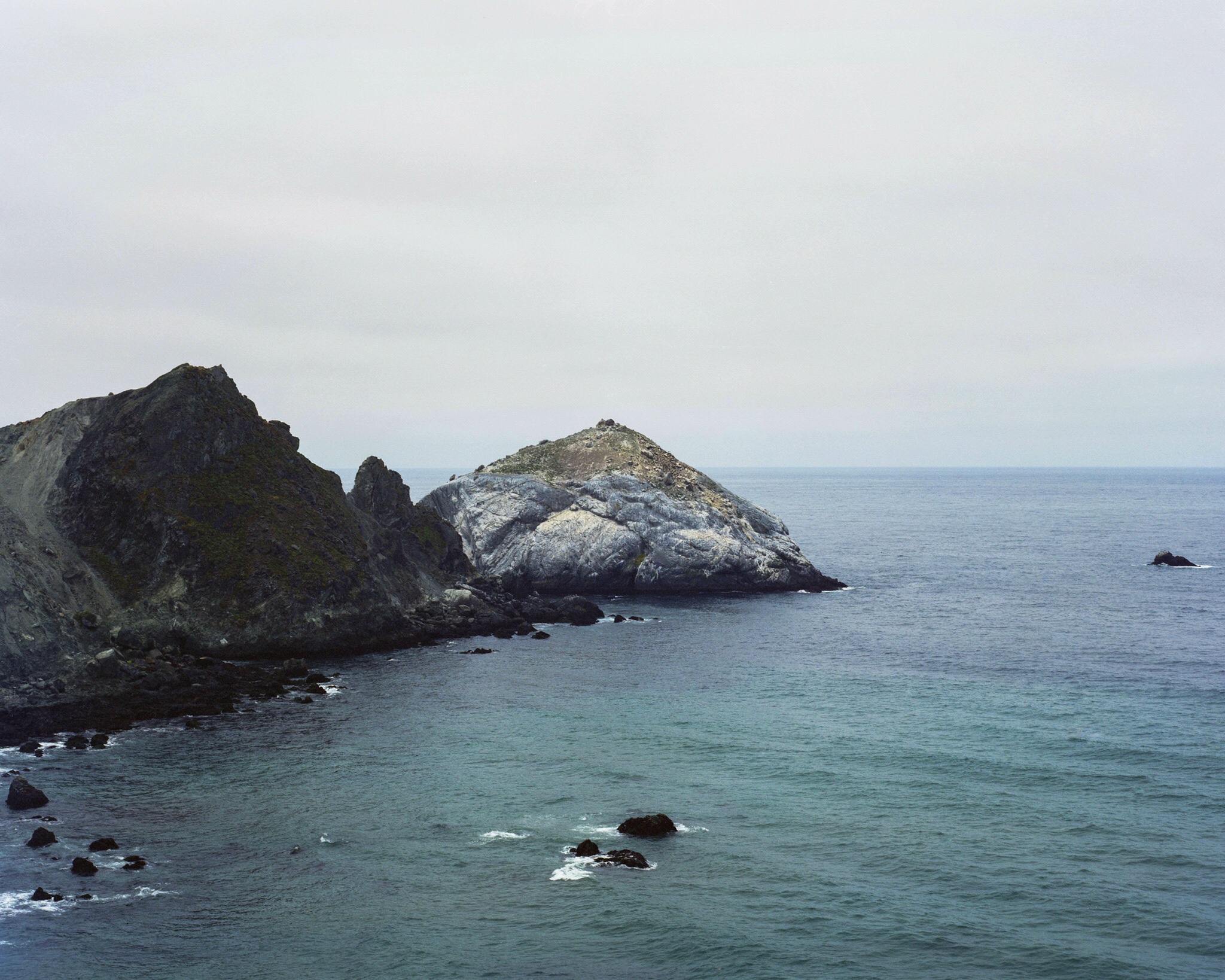 Big Sur, CA / Anba Ikeda 4x5 / FujiPro160S exp 2011 / 5.12.19