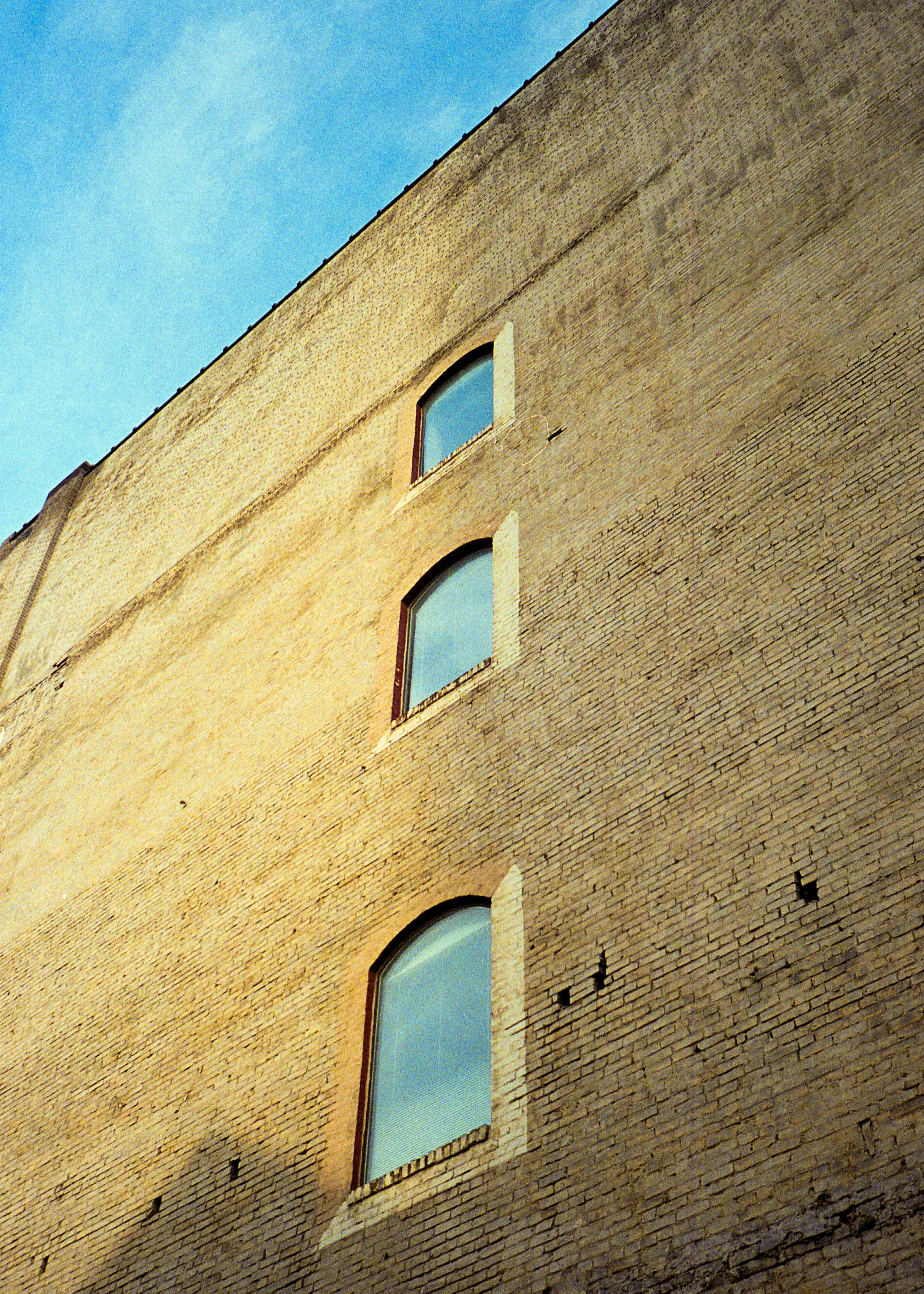 Louisville, KY / Olympus Mju2 Stylus Epic / Kodak Gold 400 / 6.10.19