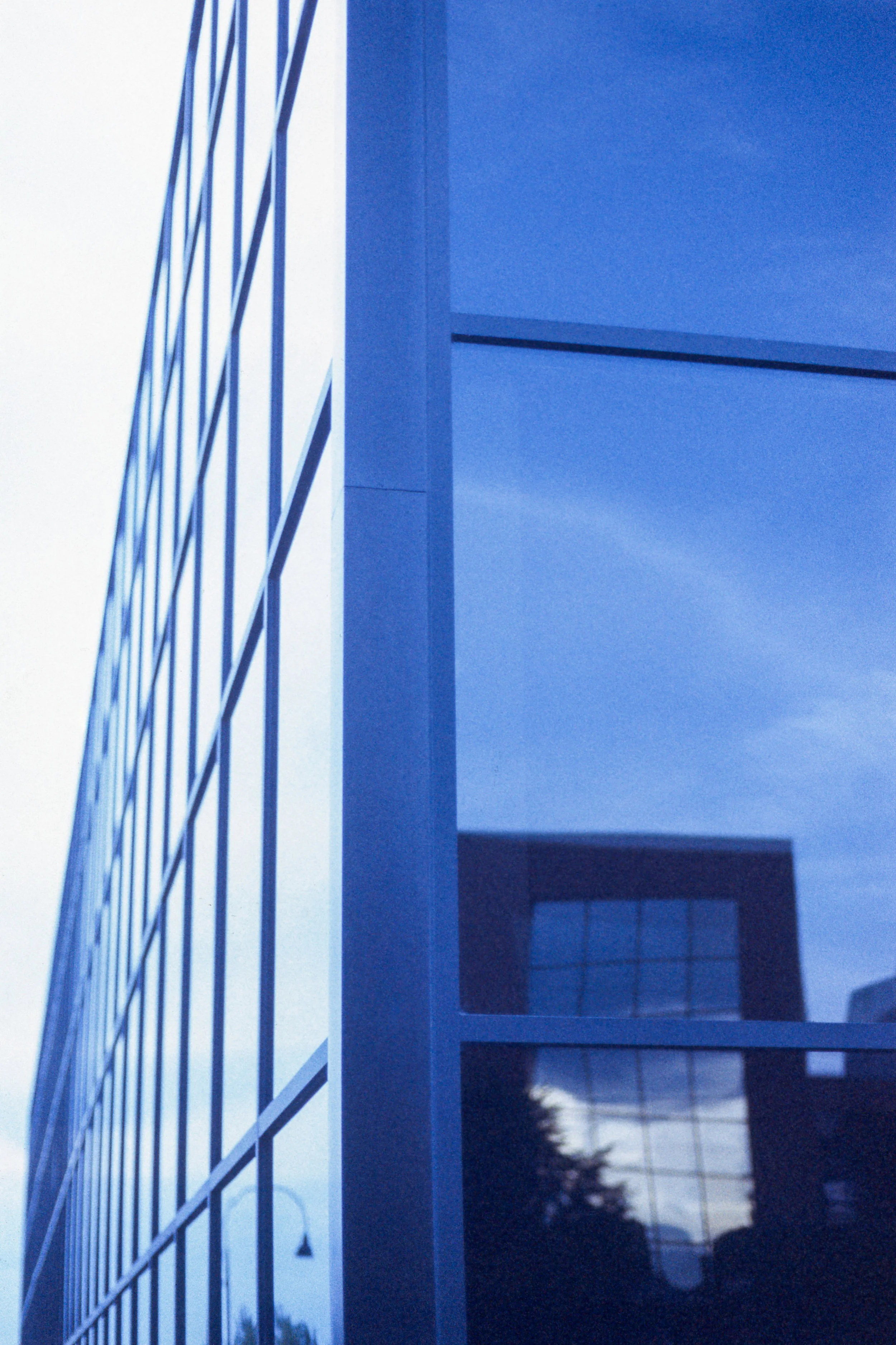 Burlington, VT / Nikon F3 + Voigtlander 58mm / Retrochrome160 / 8.18.19
