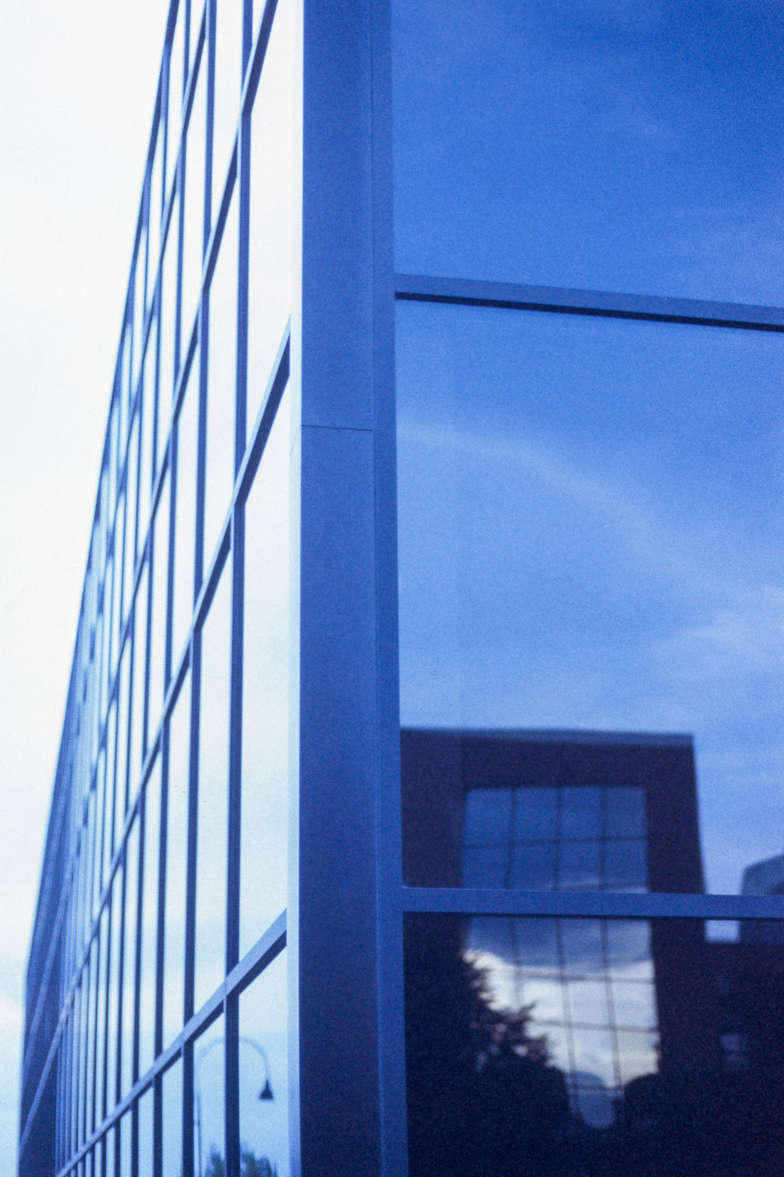 Burlington, VT / Nikon F3 + Voigtlander 58mm / Retrochrome160 / 8.18.19