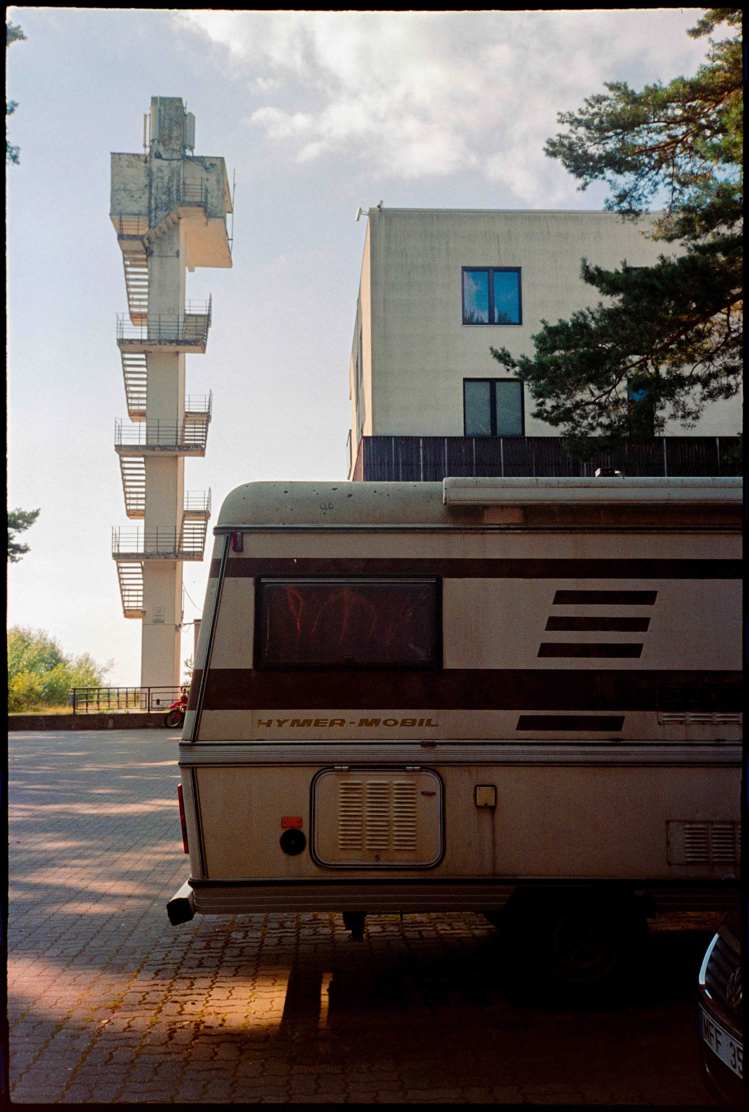 EE / Mju2 / lomo400 / 7.25