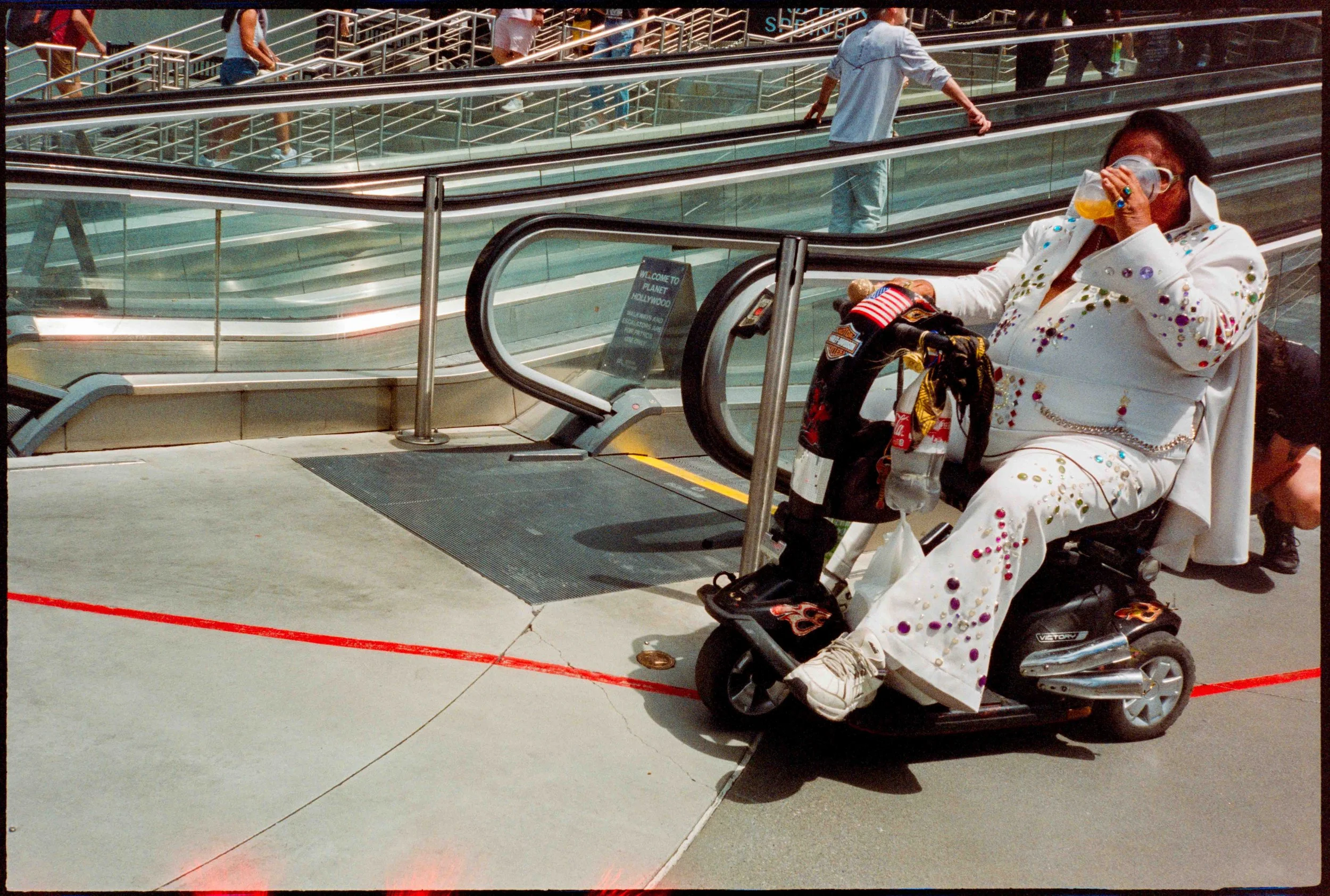 NV / mju2 / cinestill400d / 4.26
