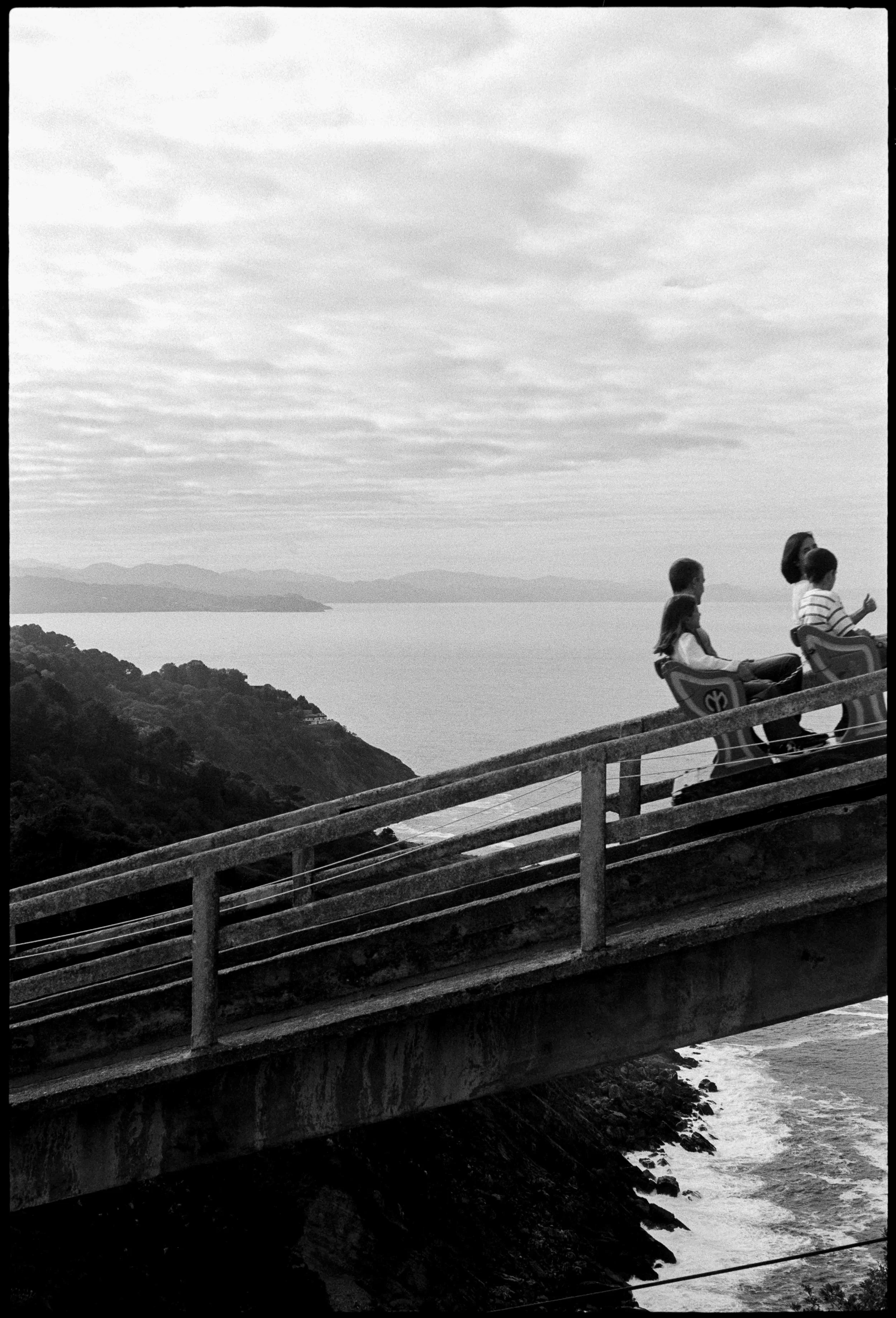 ES / Nikon F / fp4 / 10.26