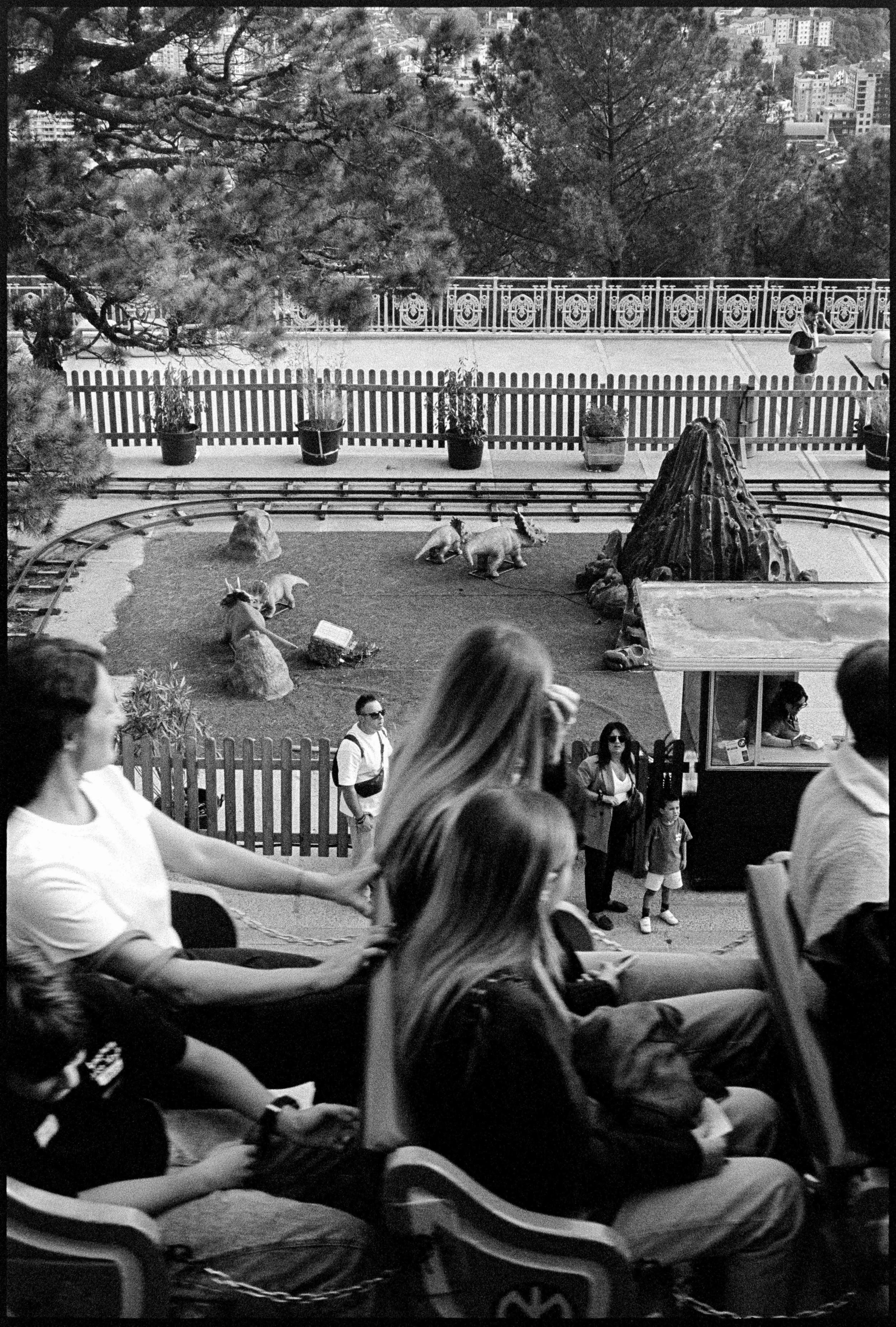 ES / Nikon F / trix400 / 10.26