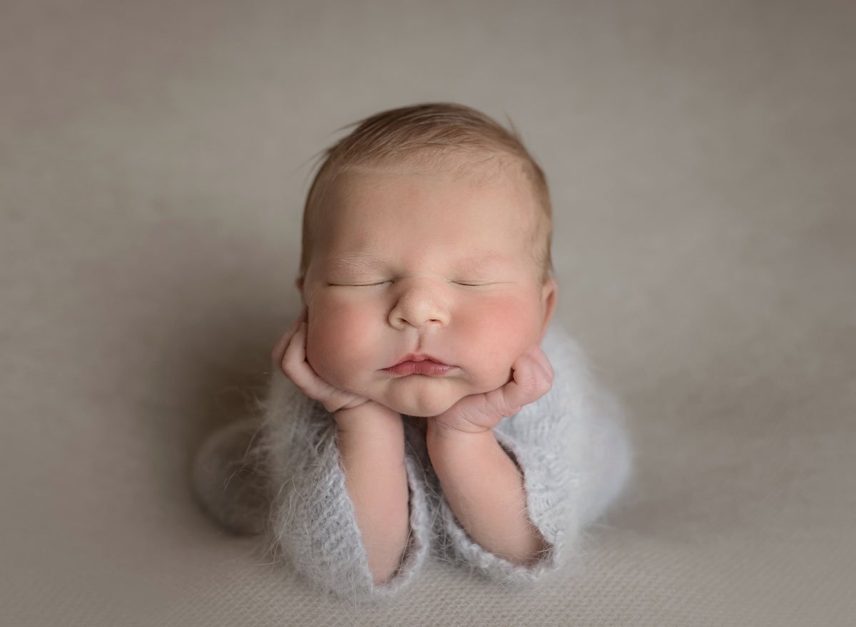 newborn photo session 043.jpg