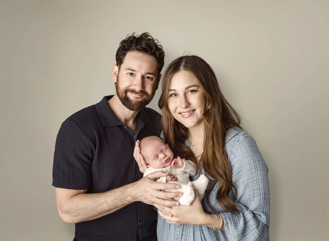 Every newborn session includes portraits with parents and siblings. A sweet way to celebrate the new life in your family and document the connection you all share in those early weeks.
⠀⠀
#MinneapolisNewbornPhotographer