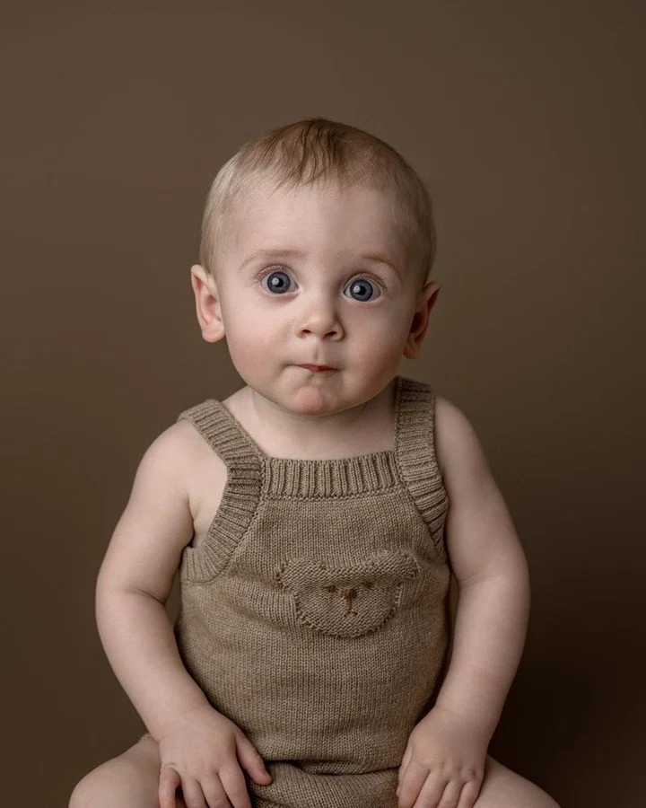 ✨ Milestone &amp; Birthday Sessions
These are some of my absolute favorite sessions. Babies and toddlers do so well at this age, and it&rsquo;s such a fun way to capture their growing personality.

Whether it&rsquo;s sitting up for the first time or 