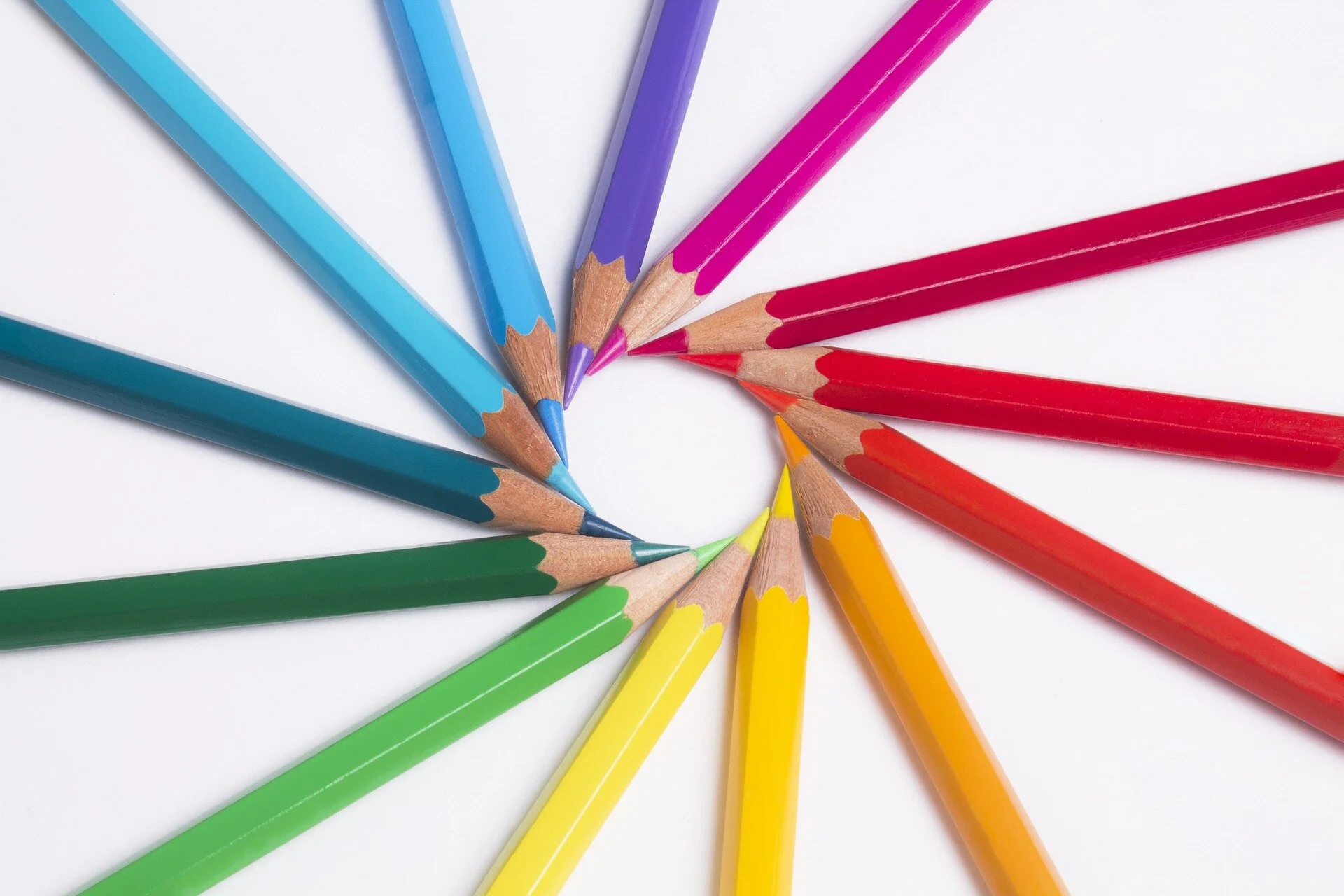 pencils-695366_1920.jpg