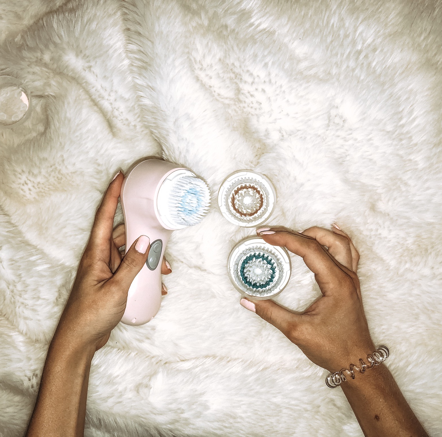 hair elastic // clarisonic and brush heads deal (short time follow here)