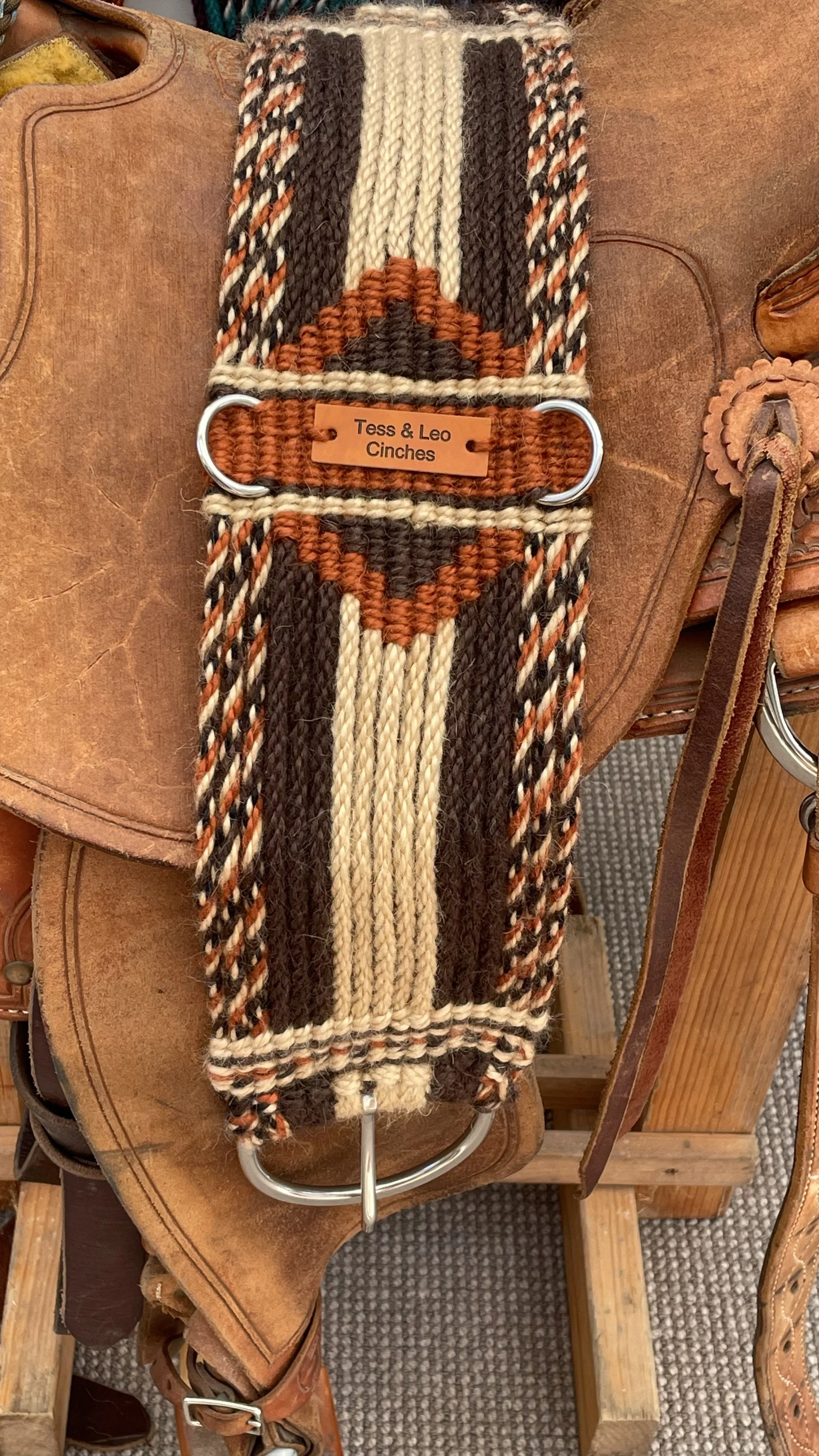 Tan, Brown with a twist - Single Layer Straight Cinch 28"